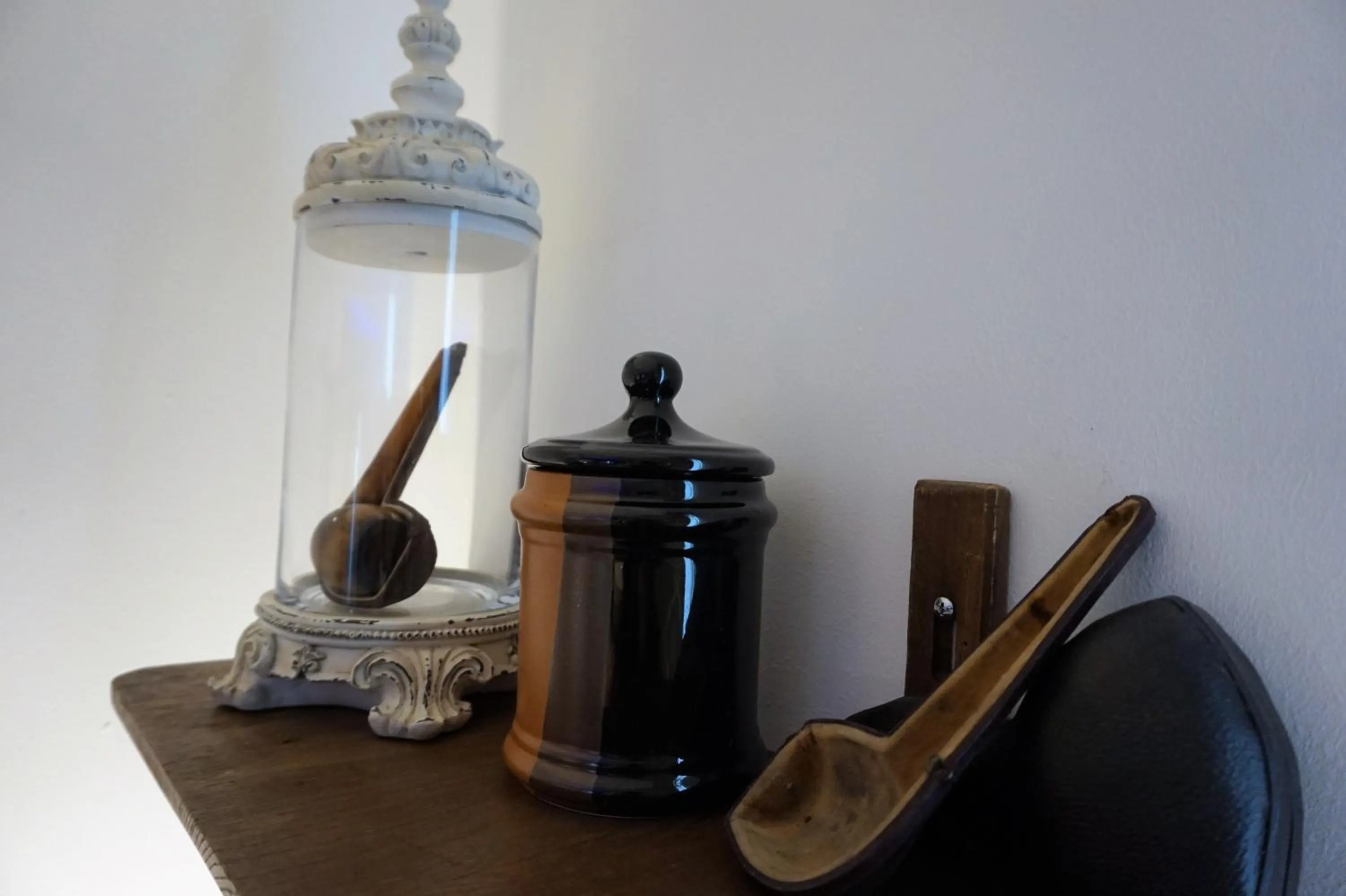 Decorative detail in Le Clos des Troubadours