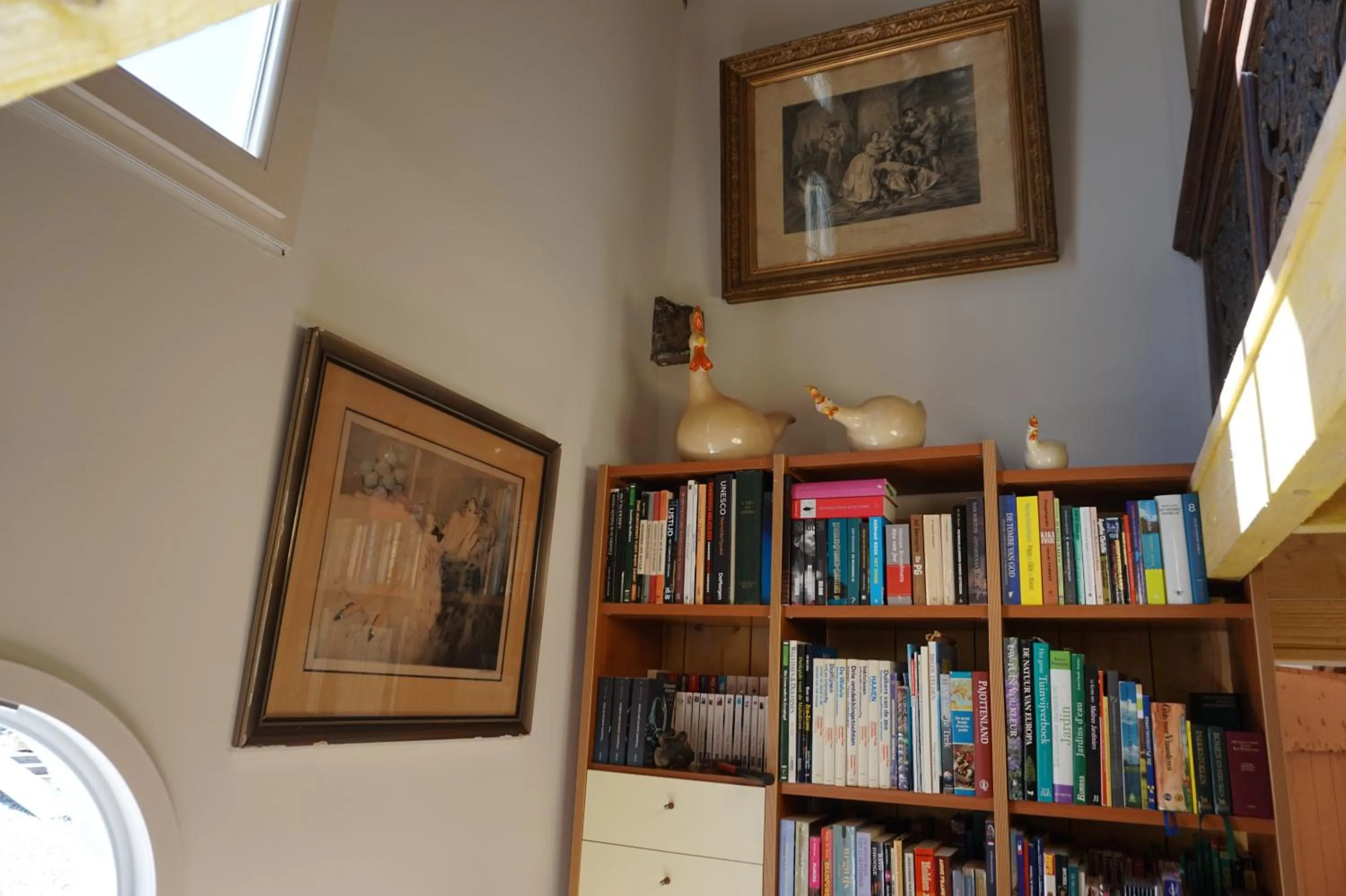 Library in Le Clos des Troubadours