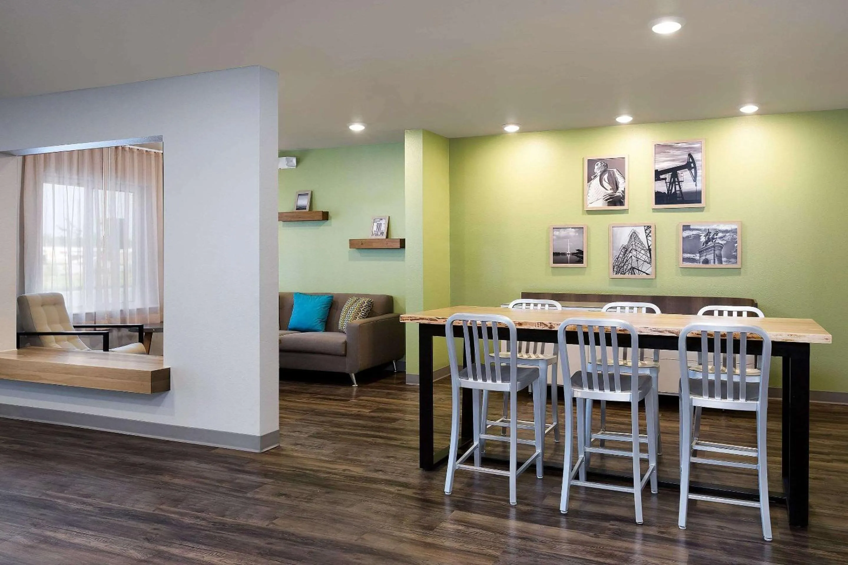 Lobby or reception in Woodspring Suites Houston IAH Airport