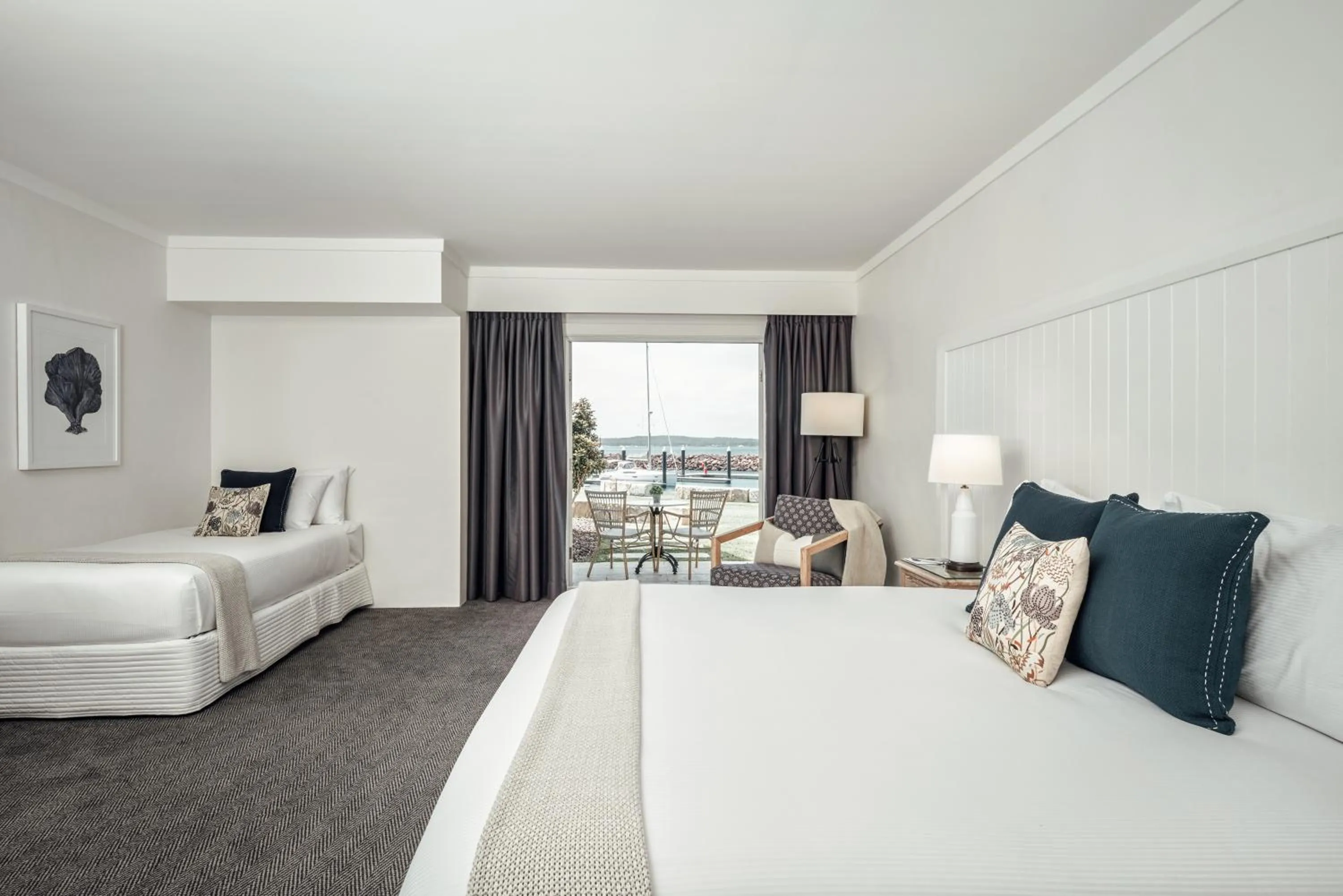 Photo of the whole room, Bed in Anchorage Port Stephens