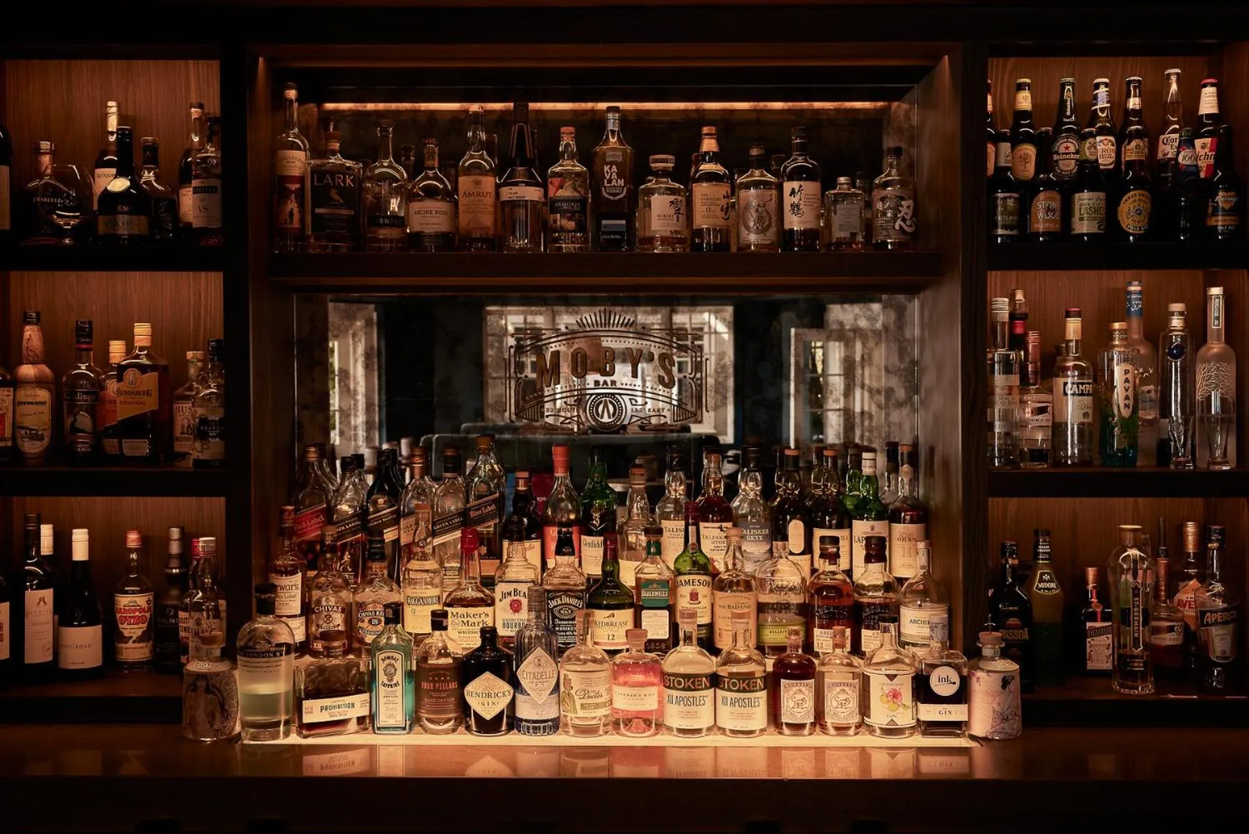 Lounge or bar in Anchorage Port Stephens