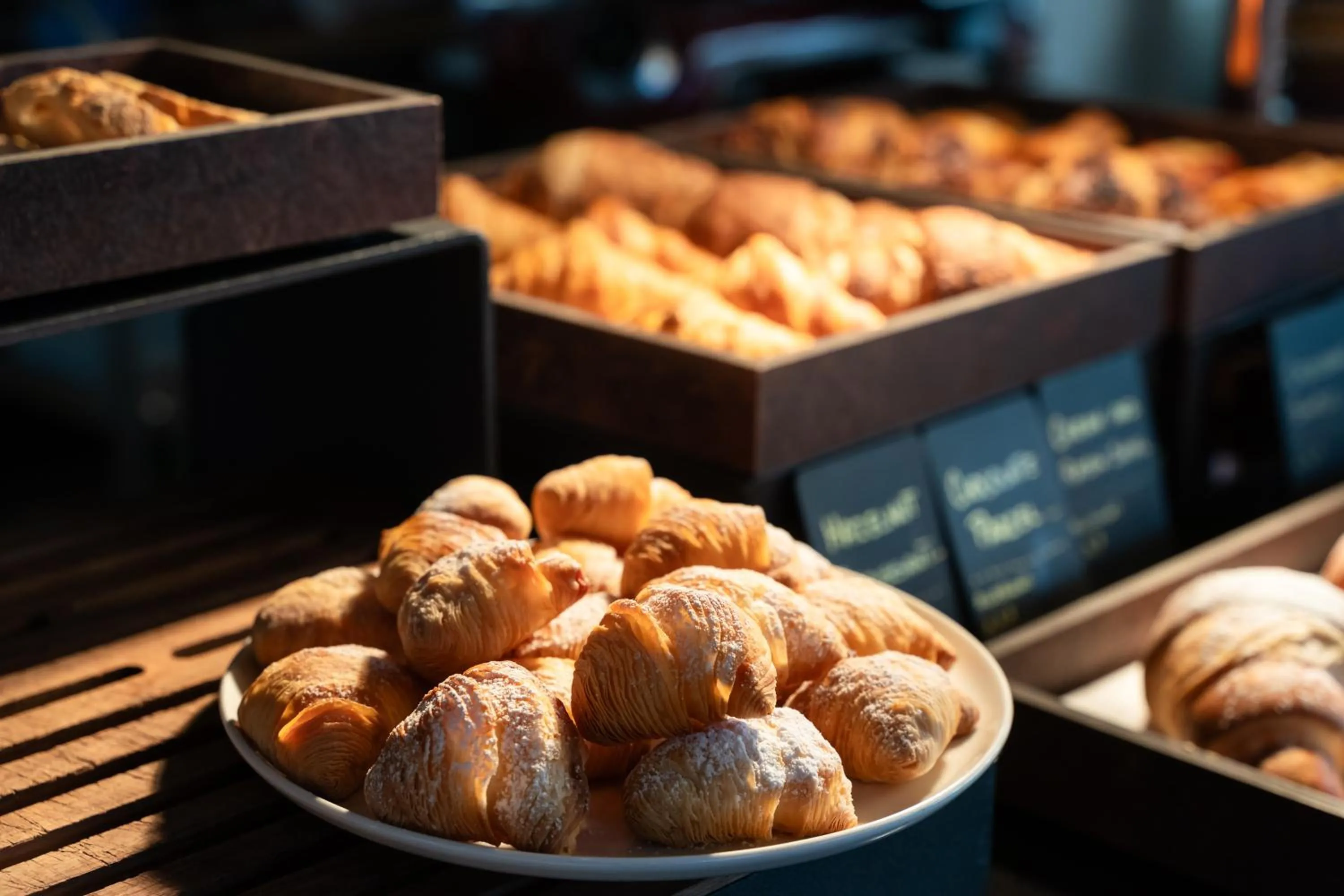 Continental breakfast in Roma Luxus Hotel