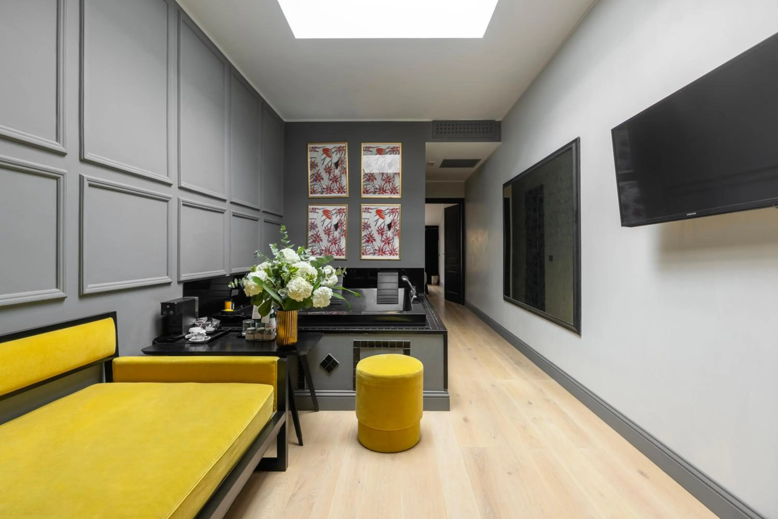 Hot Tub in Roma Luxus Hotel