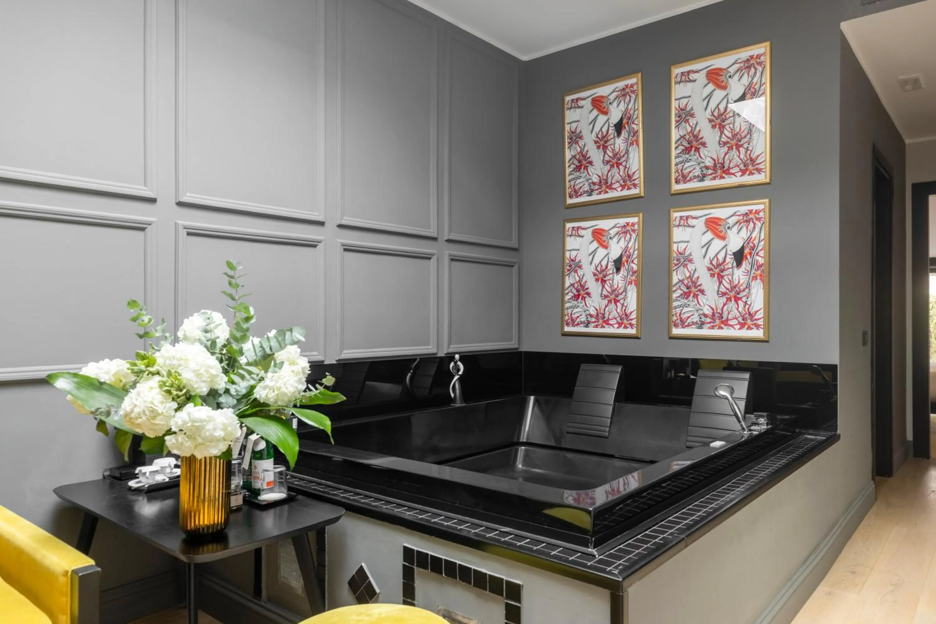 Hot Tub in Roma Luxus Hotel