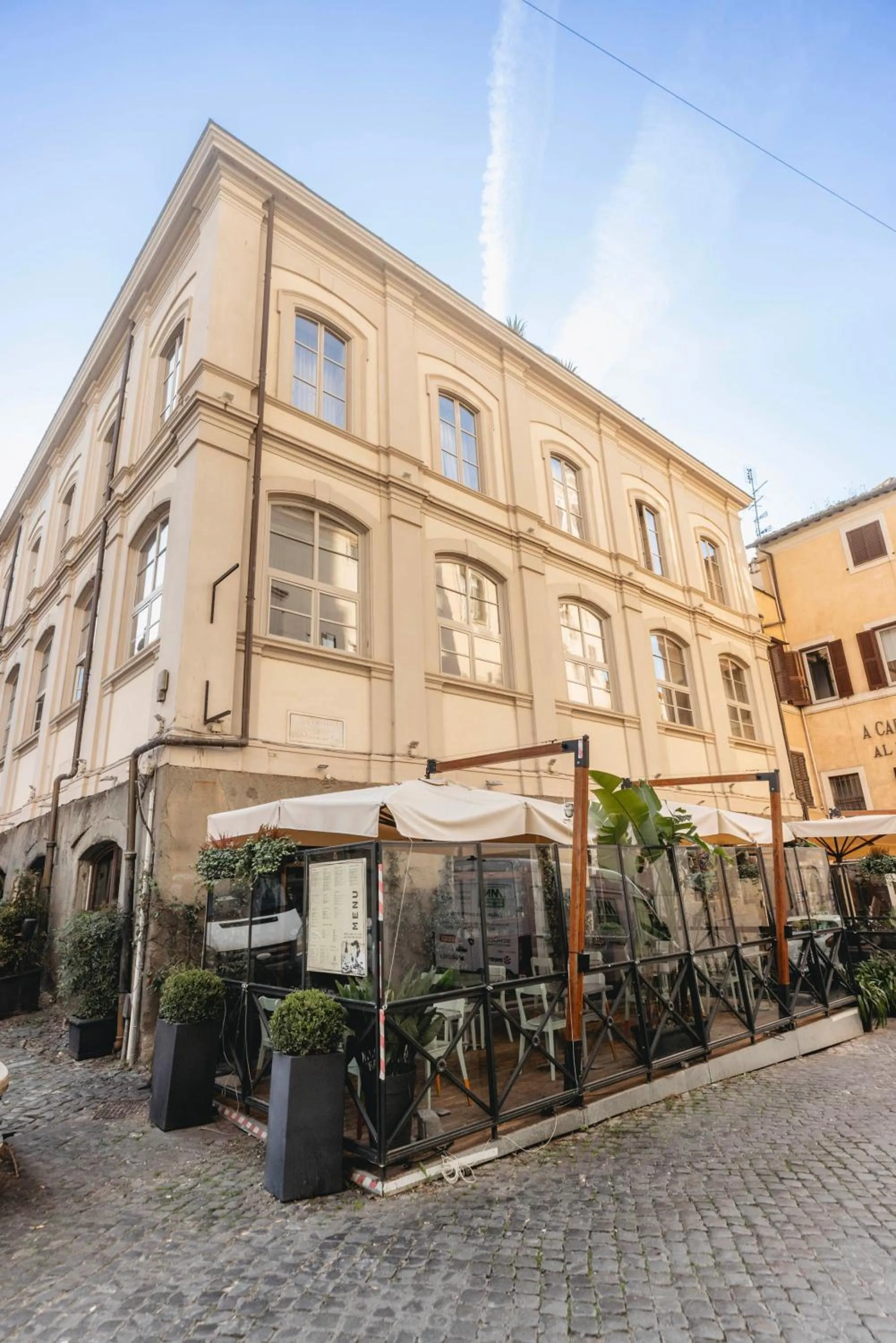 Property building in Roma Luxus Hotel