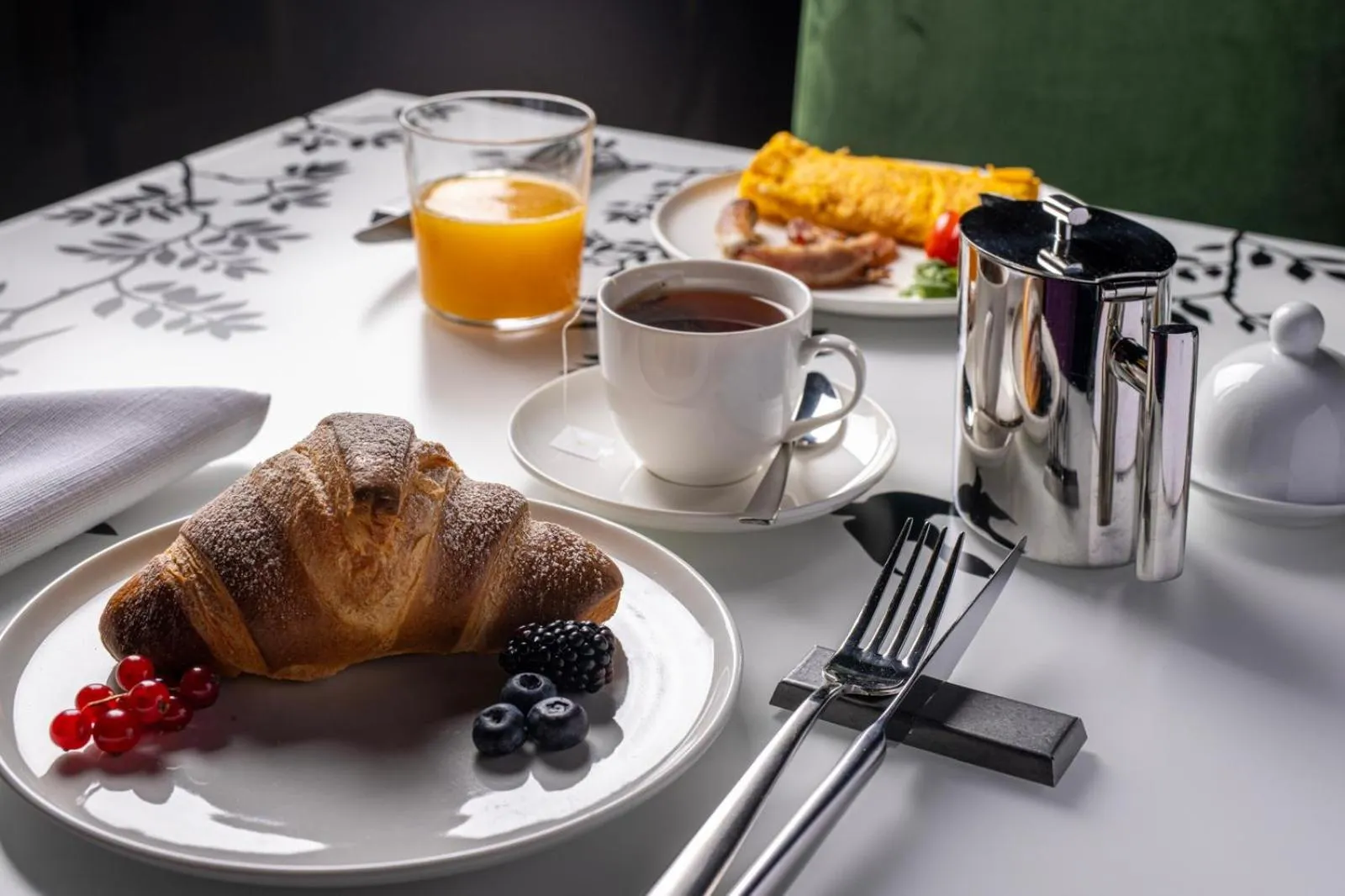 Restaurant/places to eat in Roma Luxus Hotel