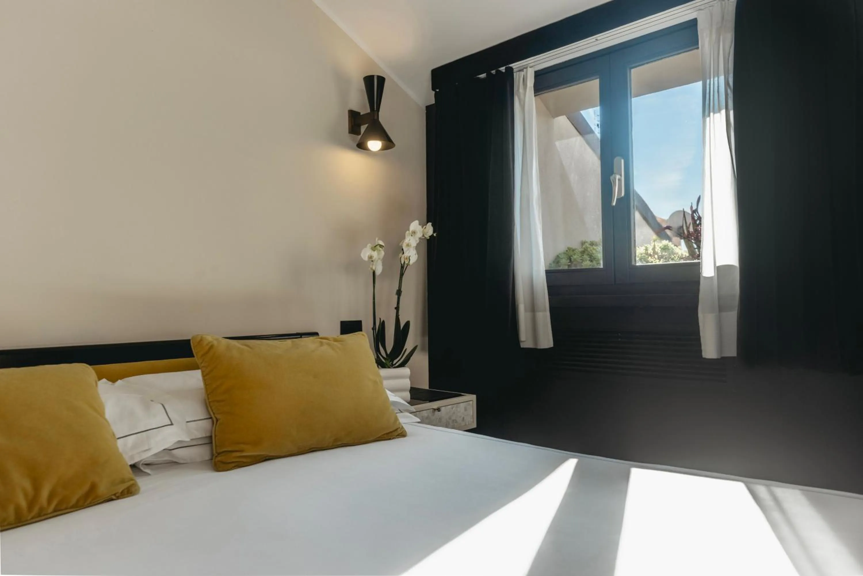 Bed in Roma Luxus Hotel