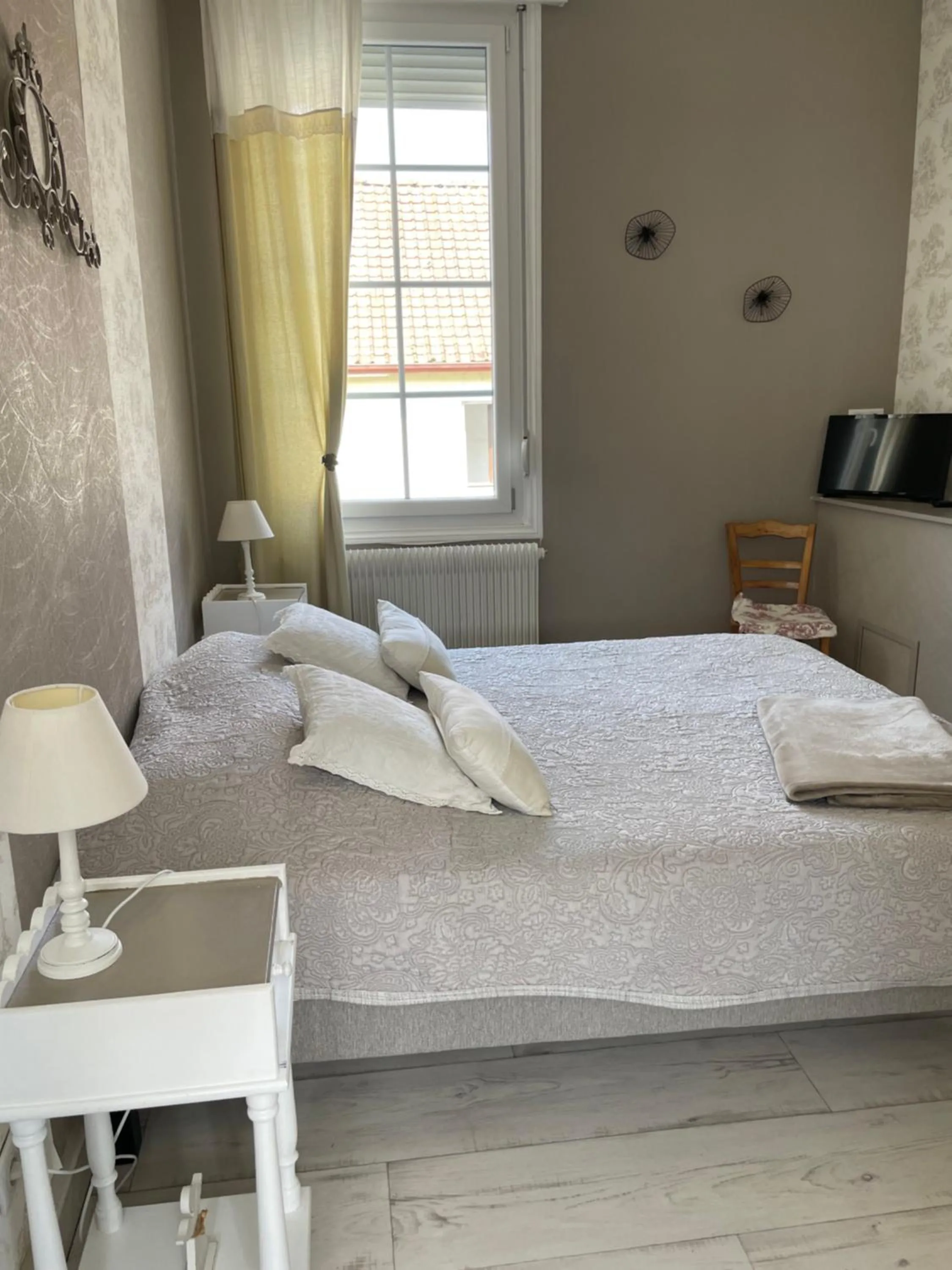 Bed in Au Bois Dormant