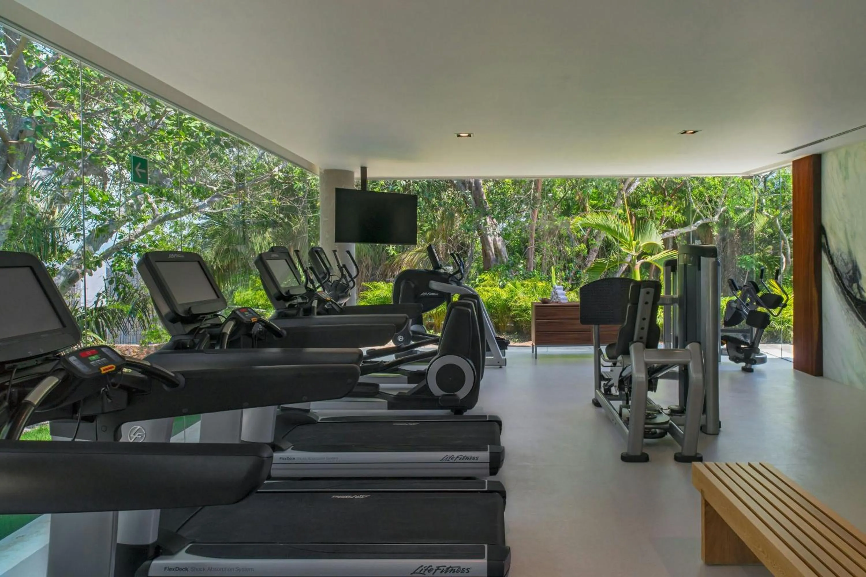 Fitness centre/facilities in W Punta de Mita