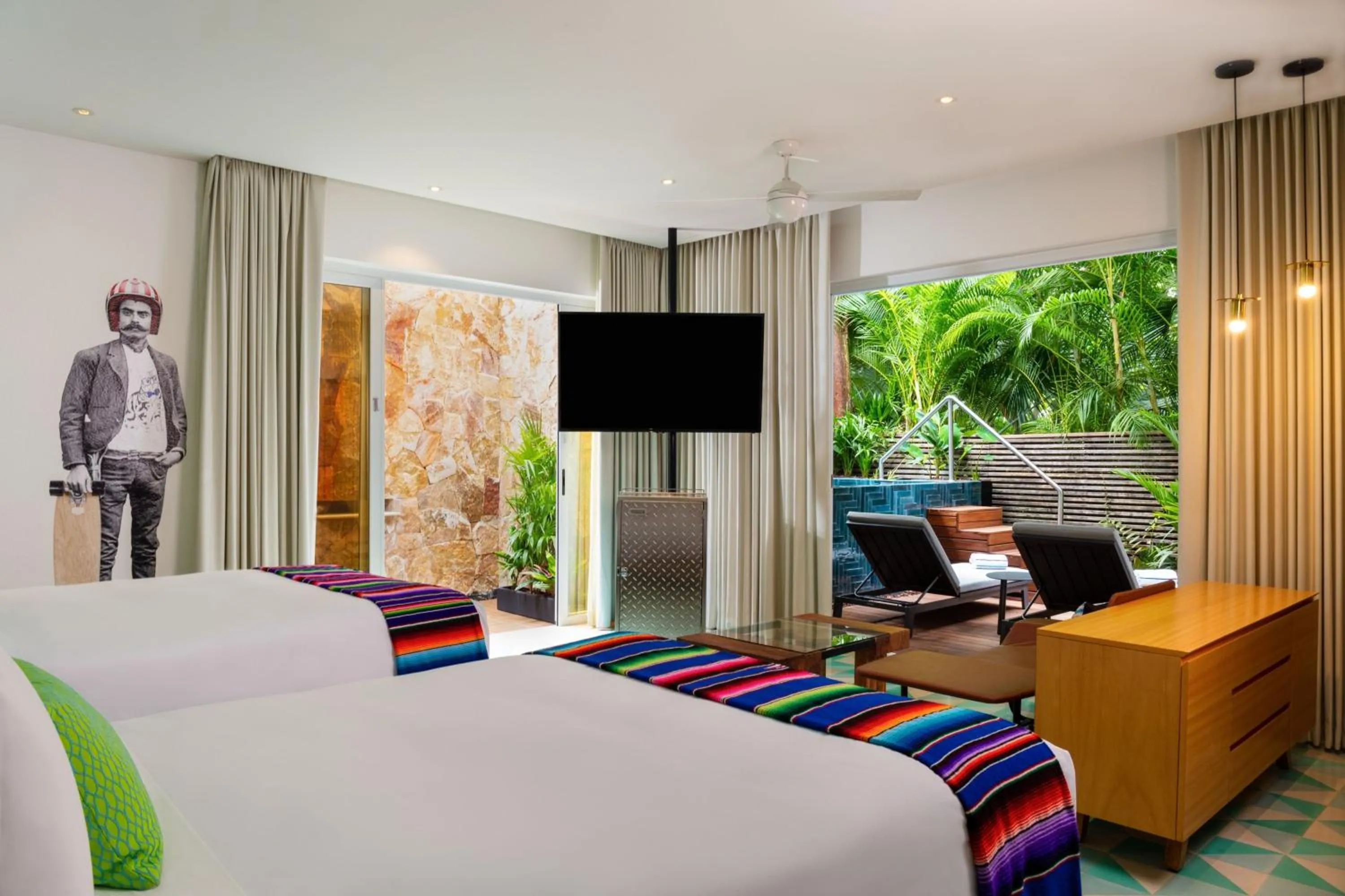 Photo of the whole room, Bed in W Punta de Mita