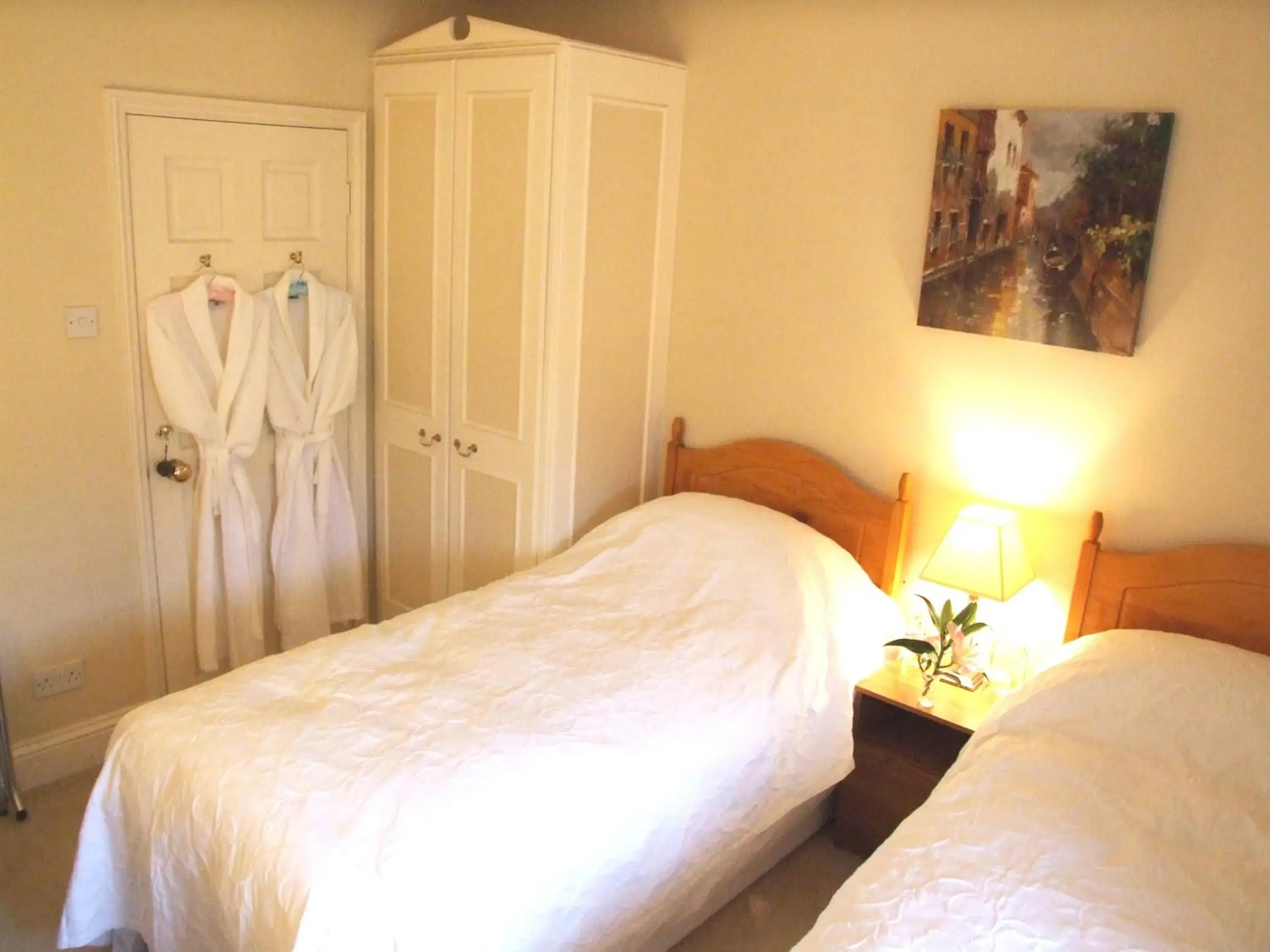 Twin Room with Private External Bathroom in Mickley Bed and Breakfast Twin Room with Private External Bathroom in Mickley Bed and Breakfast