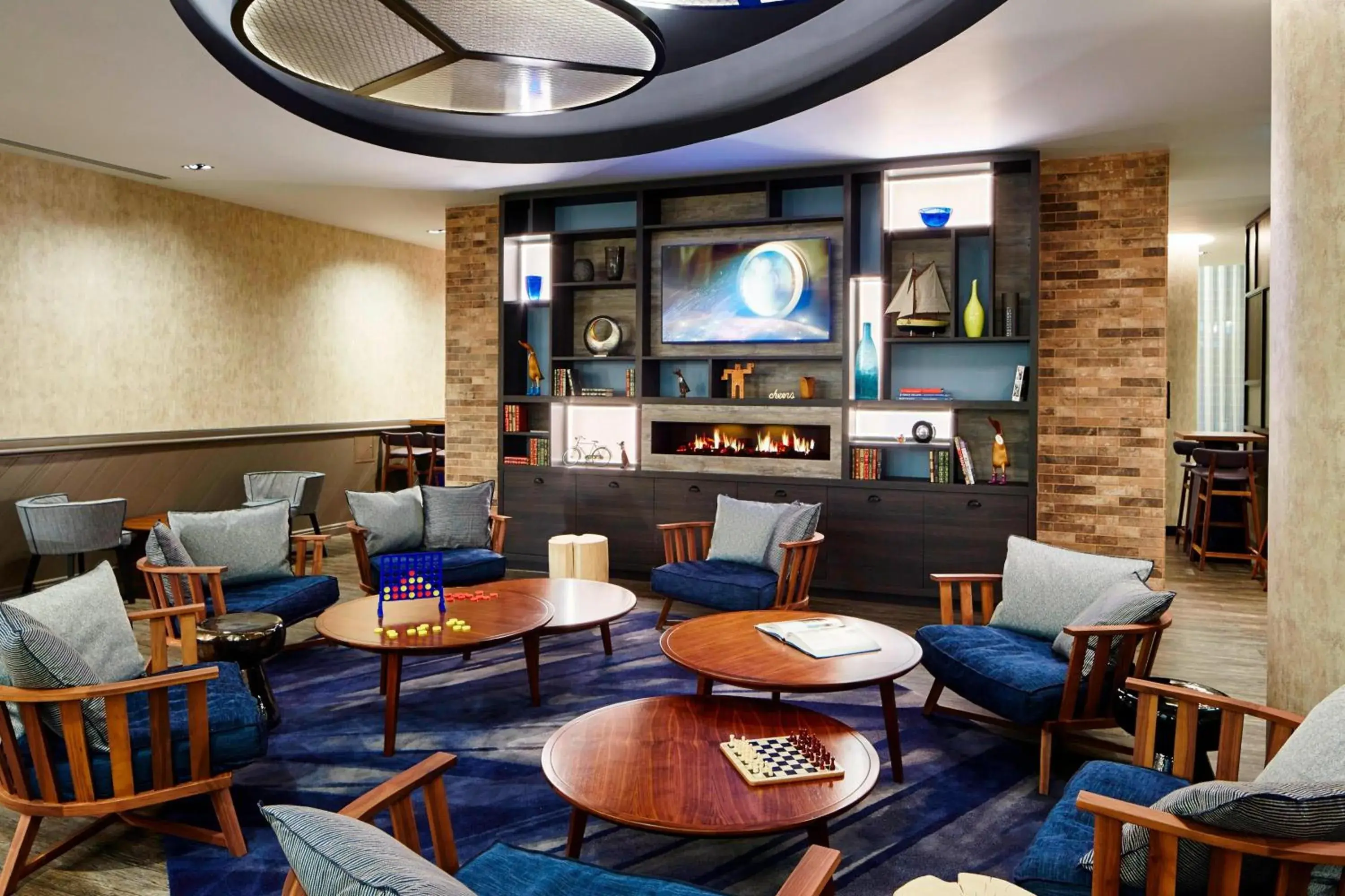 Lounge or bar in Residence Inn by Marriott London Bridge Lounge or bar in Residence Inn by Marriott London Bridge