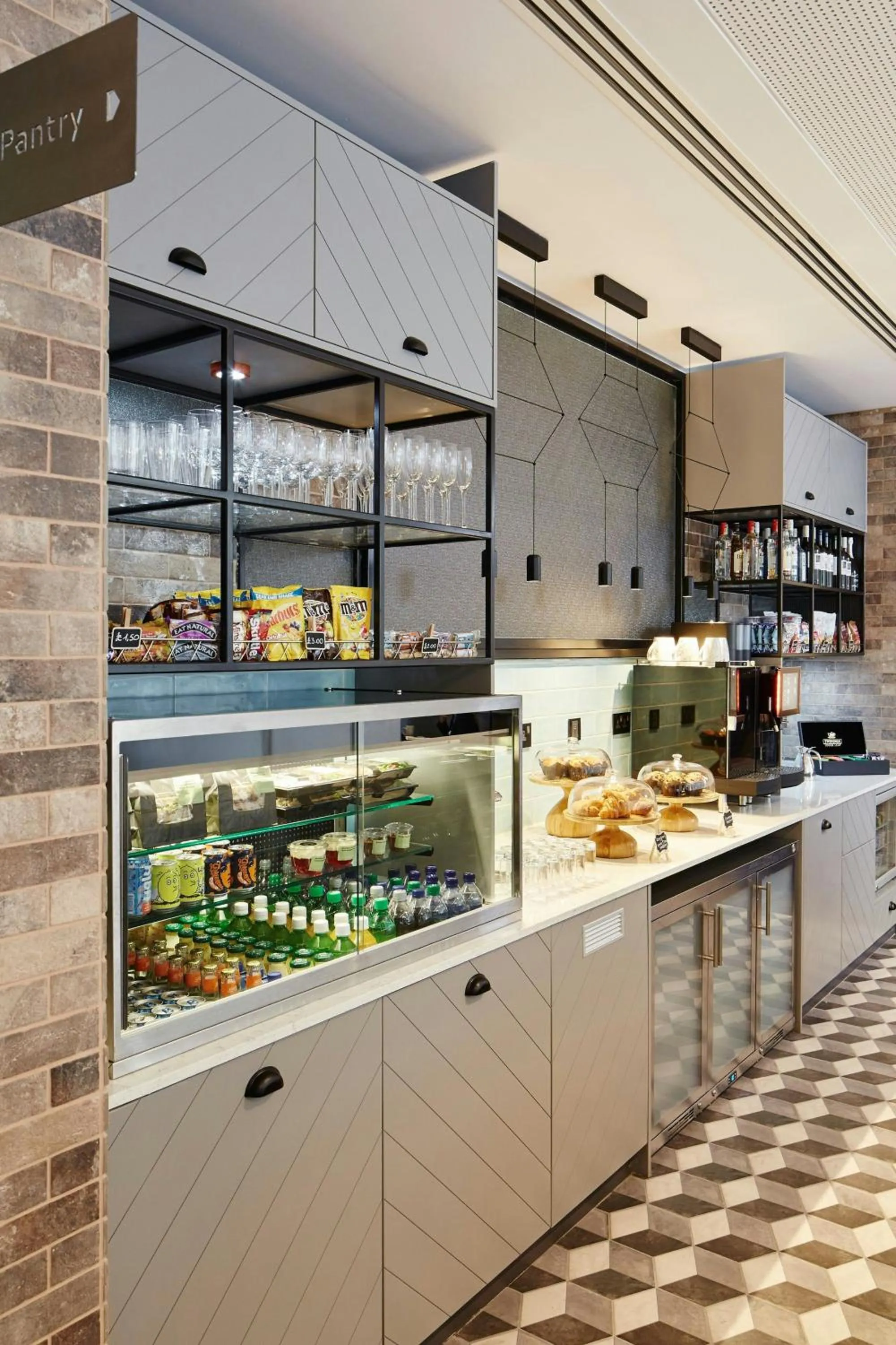 Restaurant/places to eat in Residence Inn by Marriott London Bridge