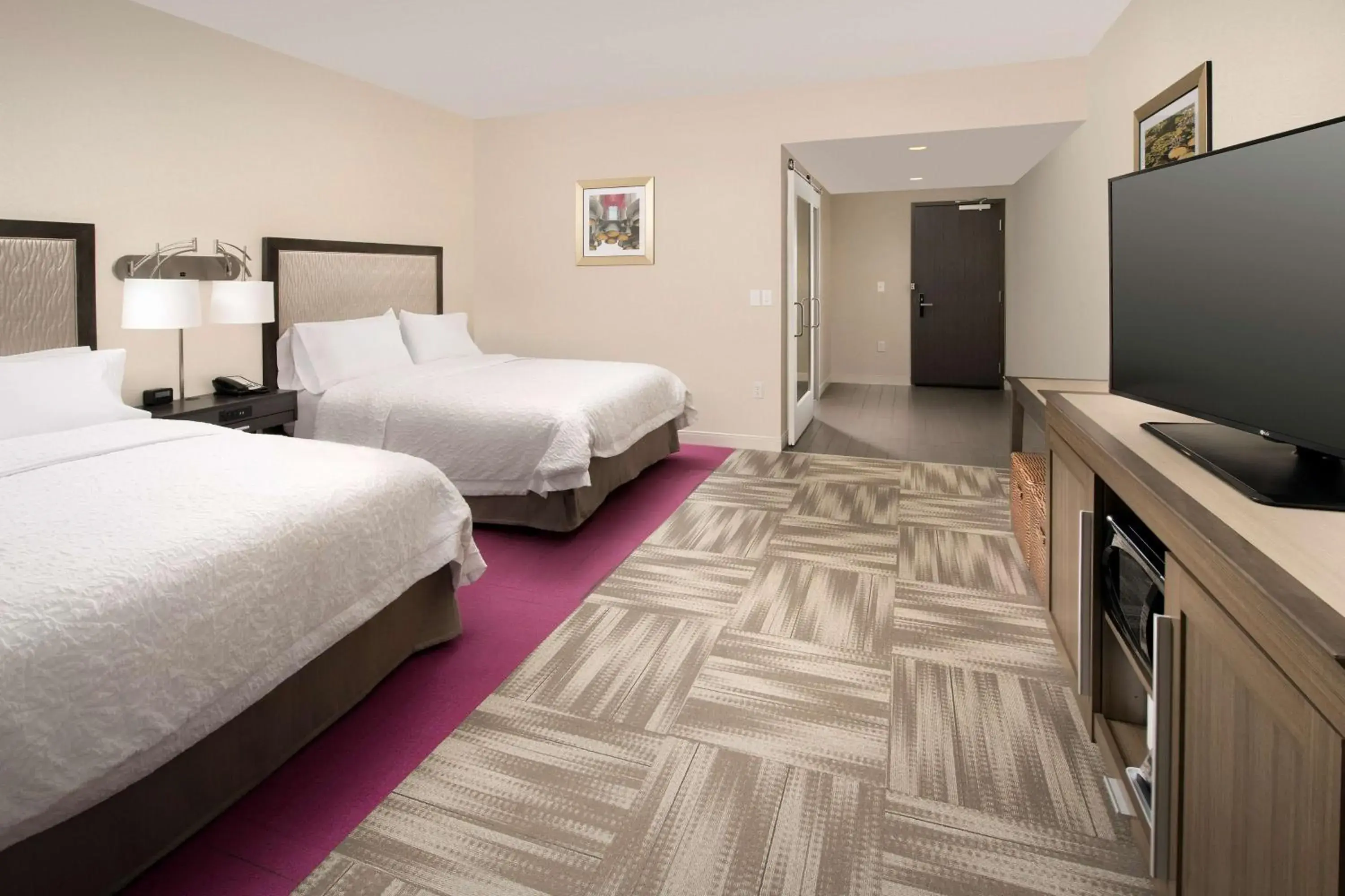 Queen Room with Two Queen Beds - Mobility Access/Non-Smoking in Hampton Inn Huntsville/Village of Providence, AL Queen Room with Two Queen Beds - Mobility Access/Non-Smoking in Hampton Inn Huntsville/Village of Providence, AL