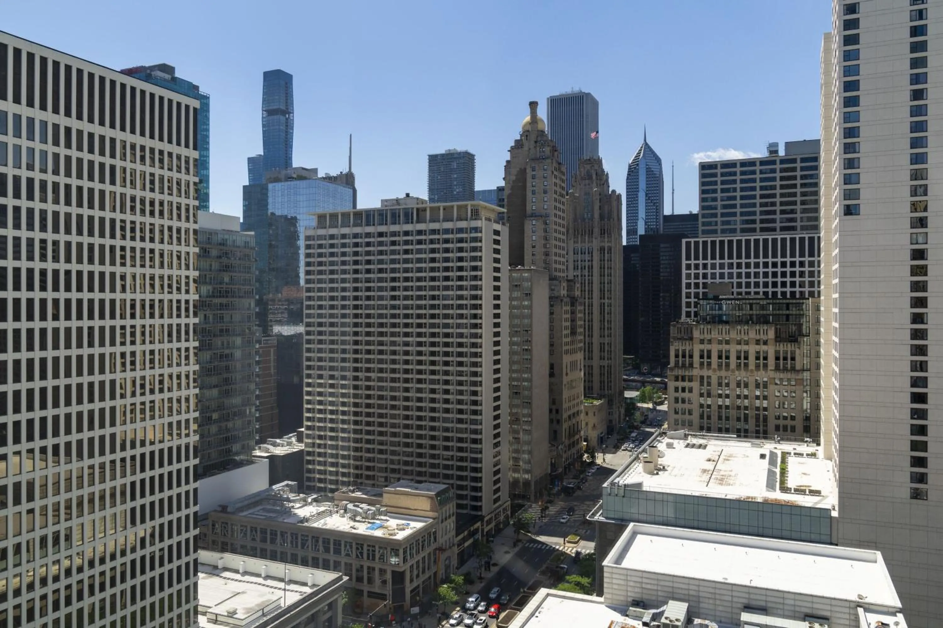 Photo of the whole room in Conrad Chicago