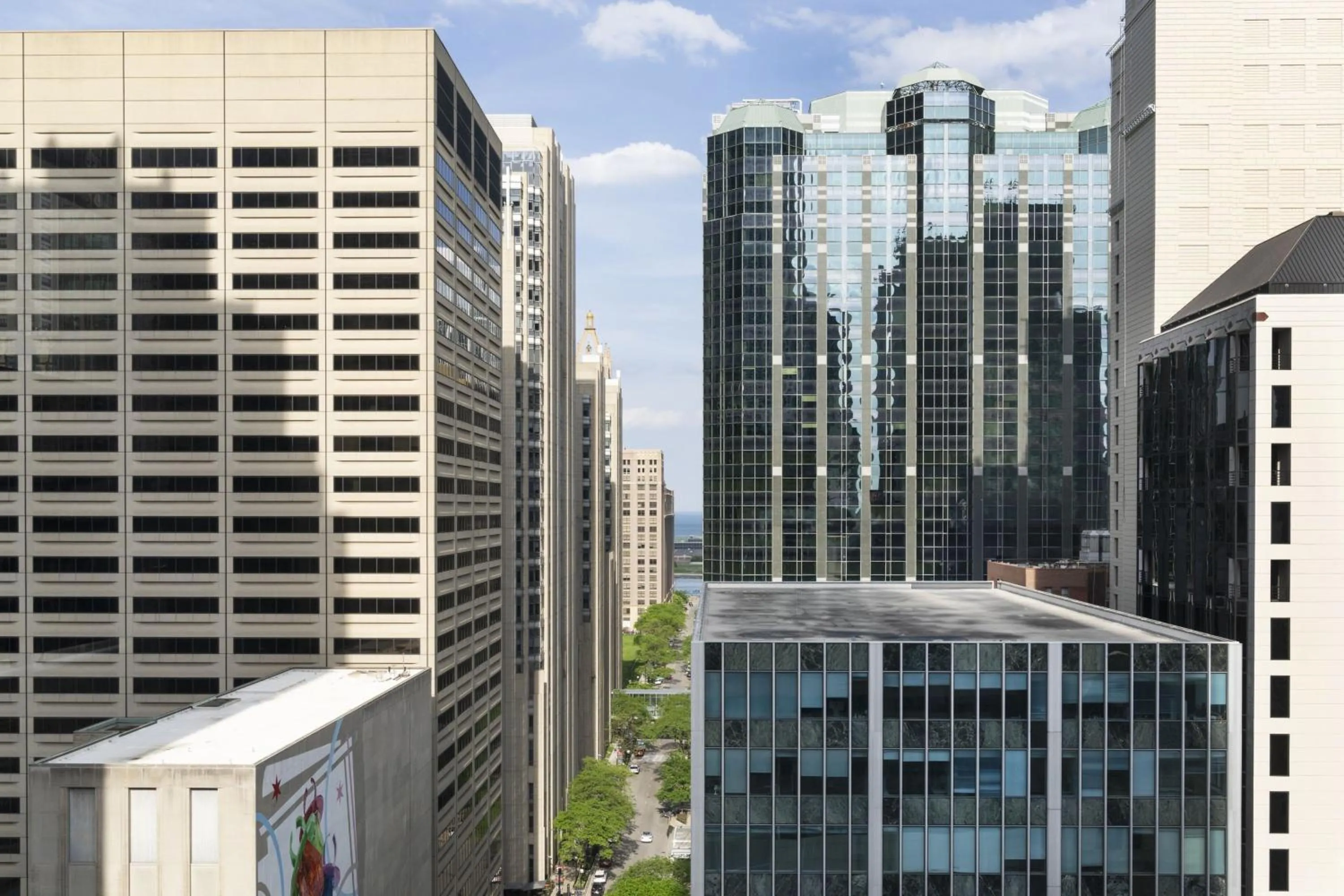 Photo of the whole room in Conrad Chicago
