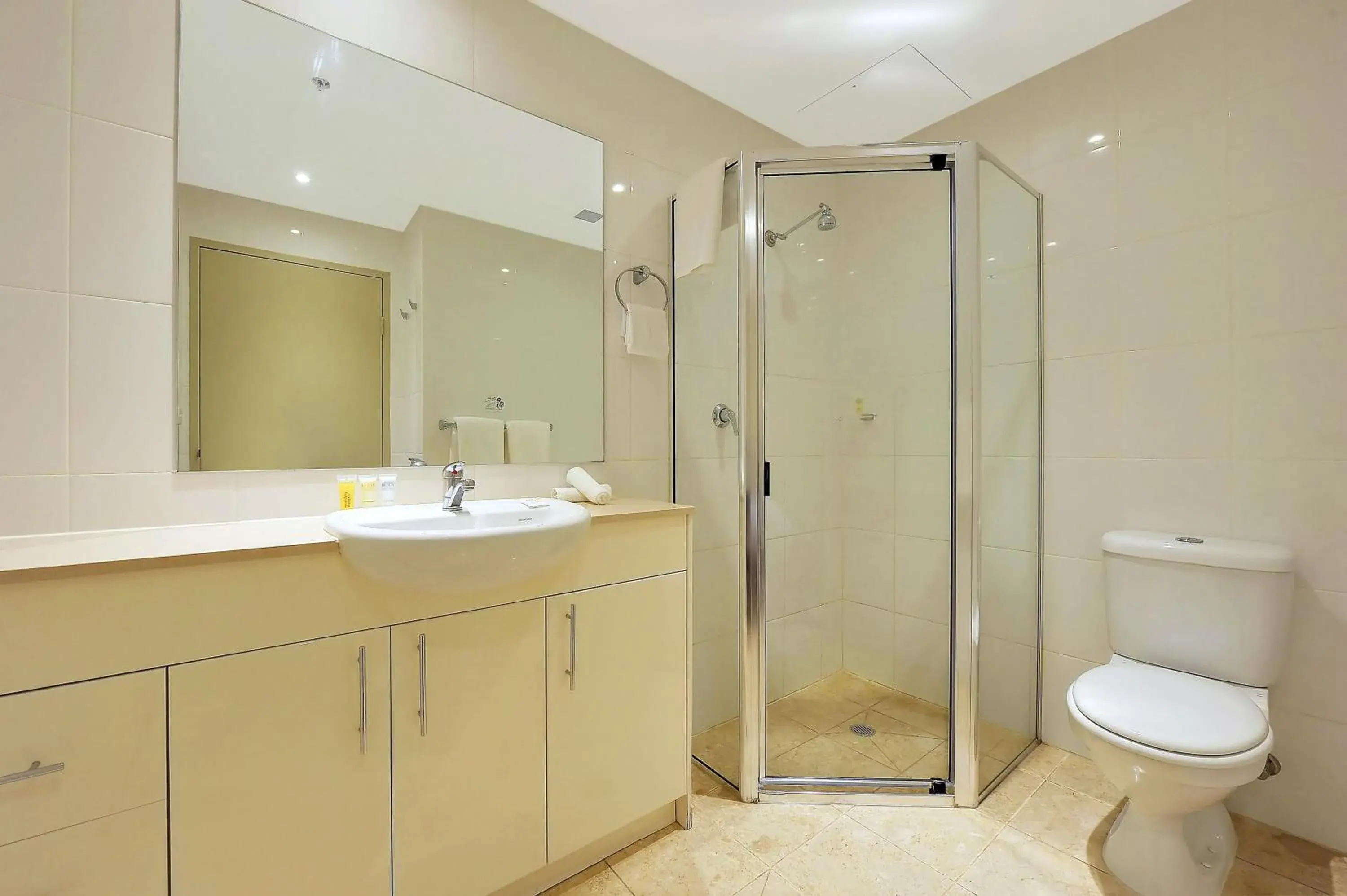 Shower in APX Darling Harbour Shower in APX Darling Harbour