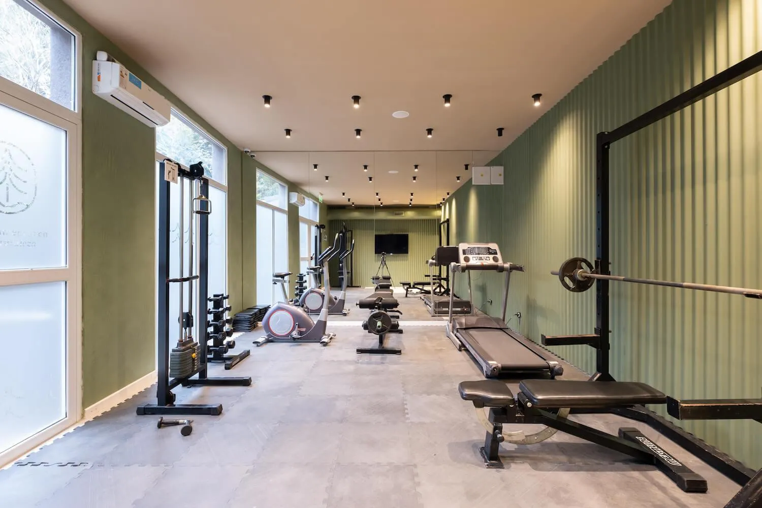 Fitness centre/facilities in Suite House Carilo
