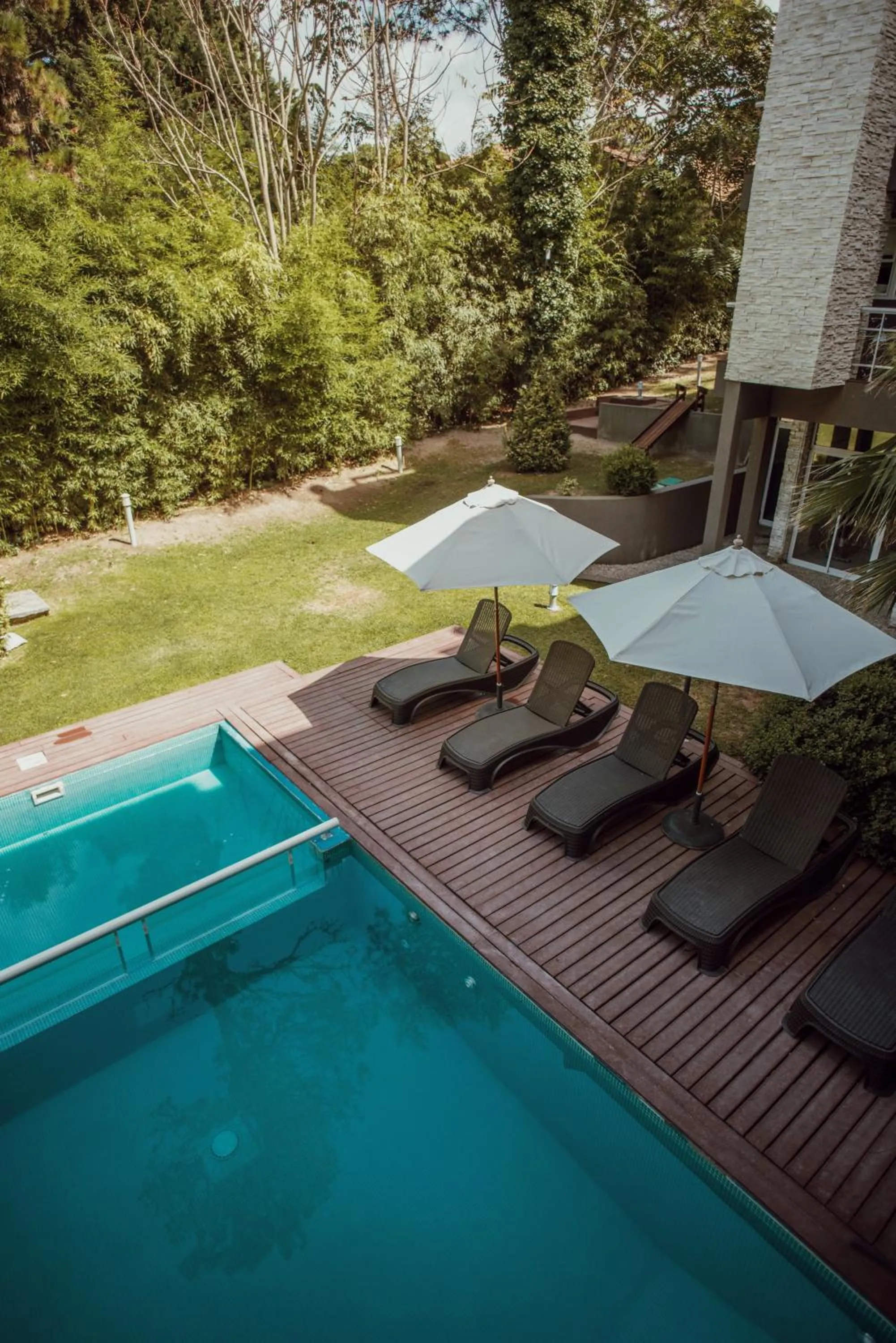 Pool view in Suite House Carilo