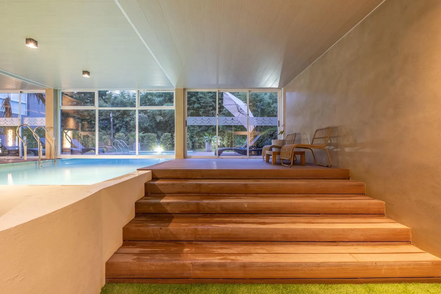 Pool view in Suite House Carilo