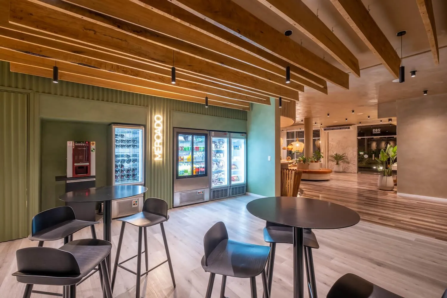 Dining area in Suite House Carilo