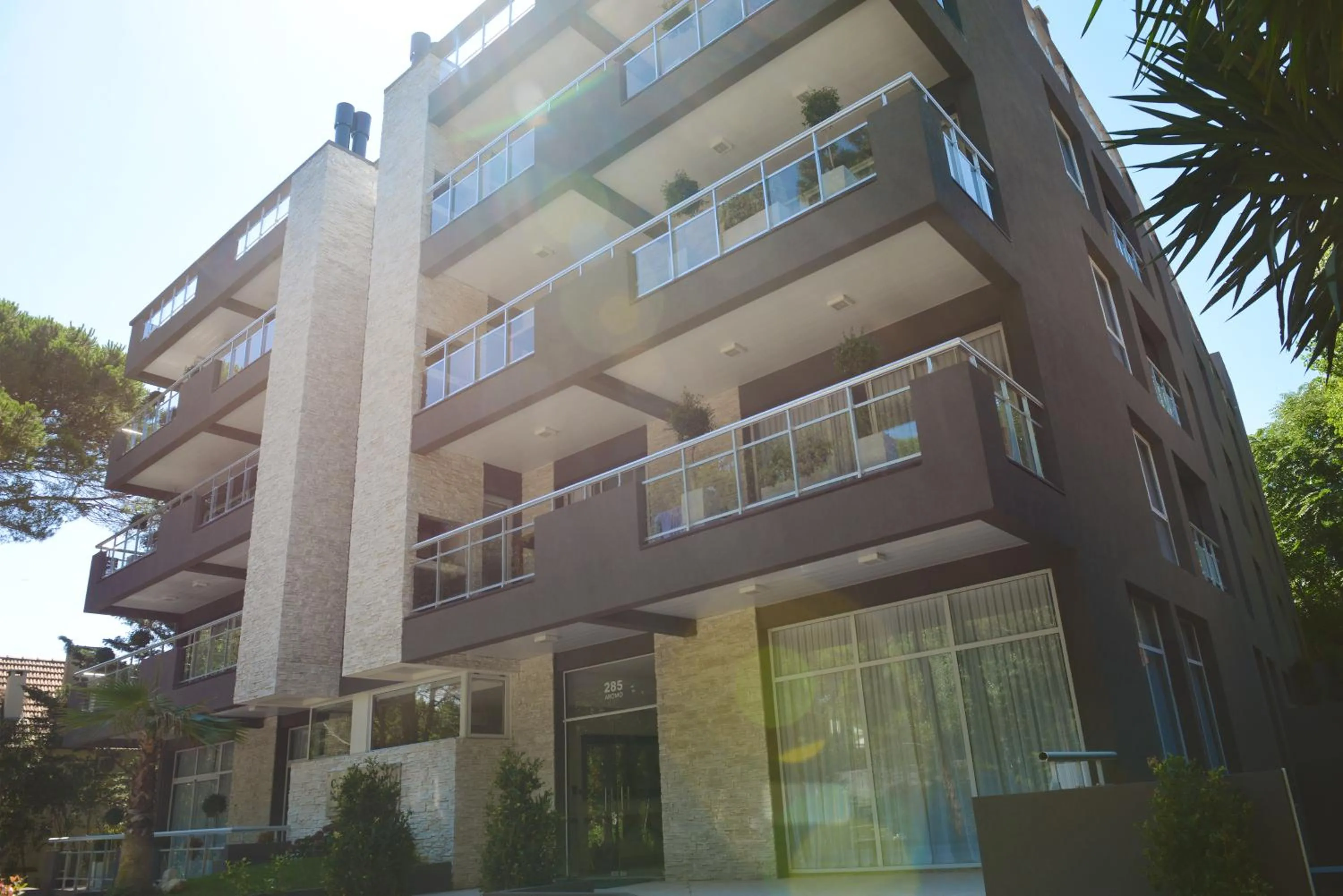 Facade/entrance in Suite House Carilo