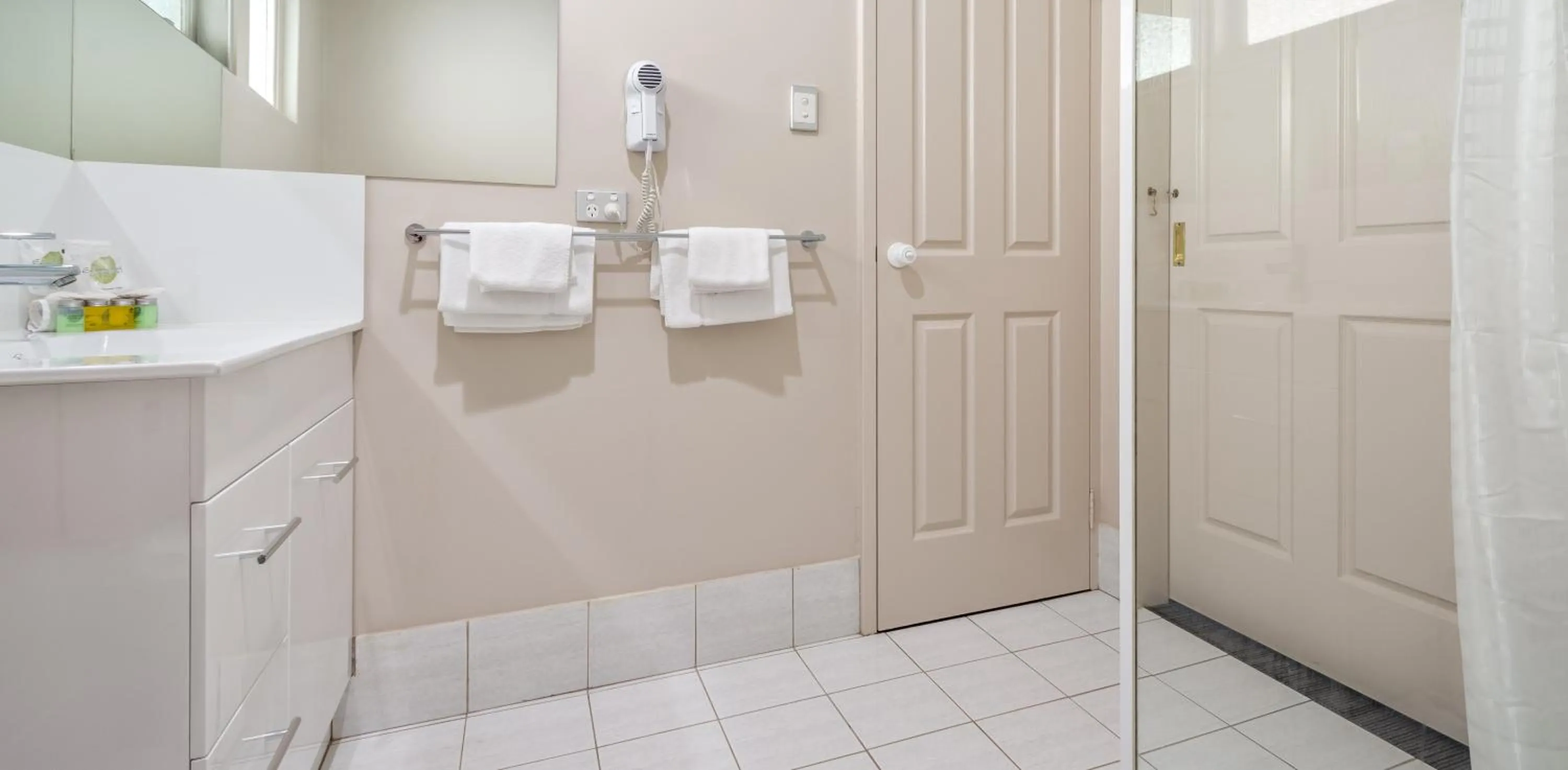 Toilet in Mandala Ace Albany Hotel