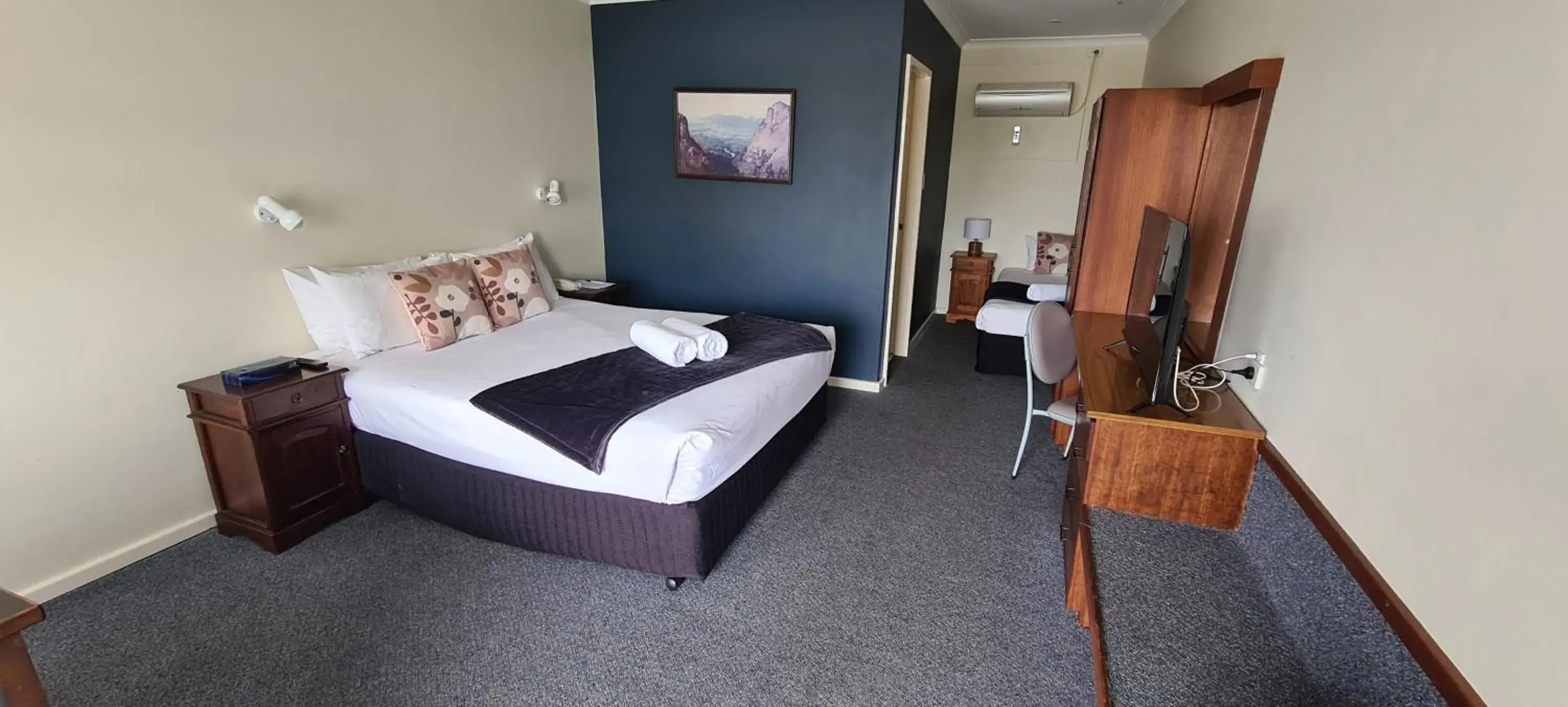 Standard Room - Non Refurbished in Mandala Ace Albany Hotel Standard Room - Non Refurbished in Mandala Ace Albany Hotel