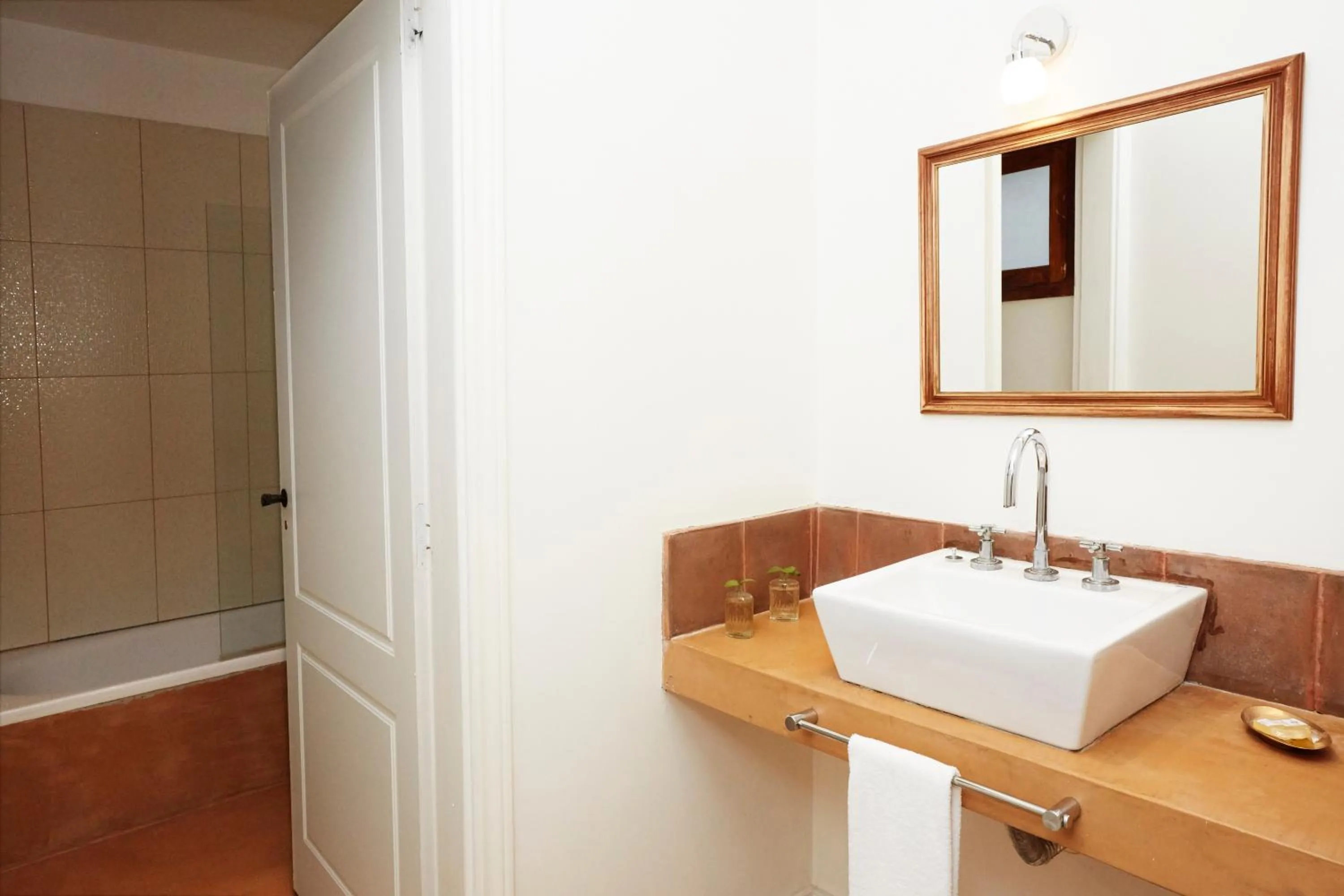 Bathroom in L'Adresse Hôtel Boutique