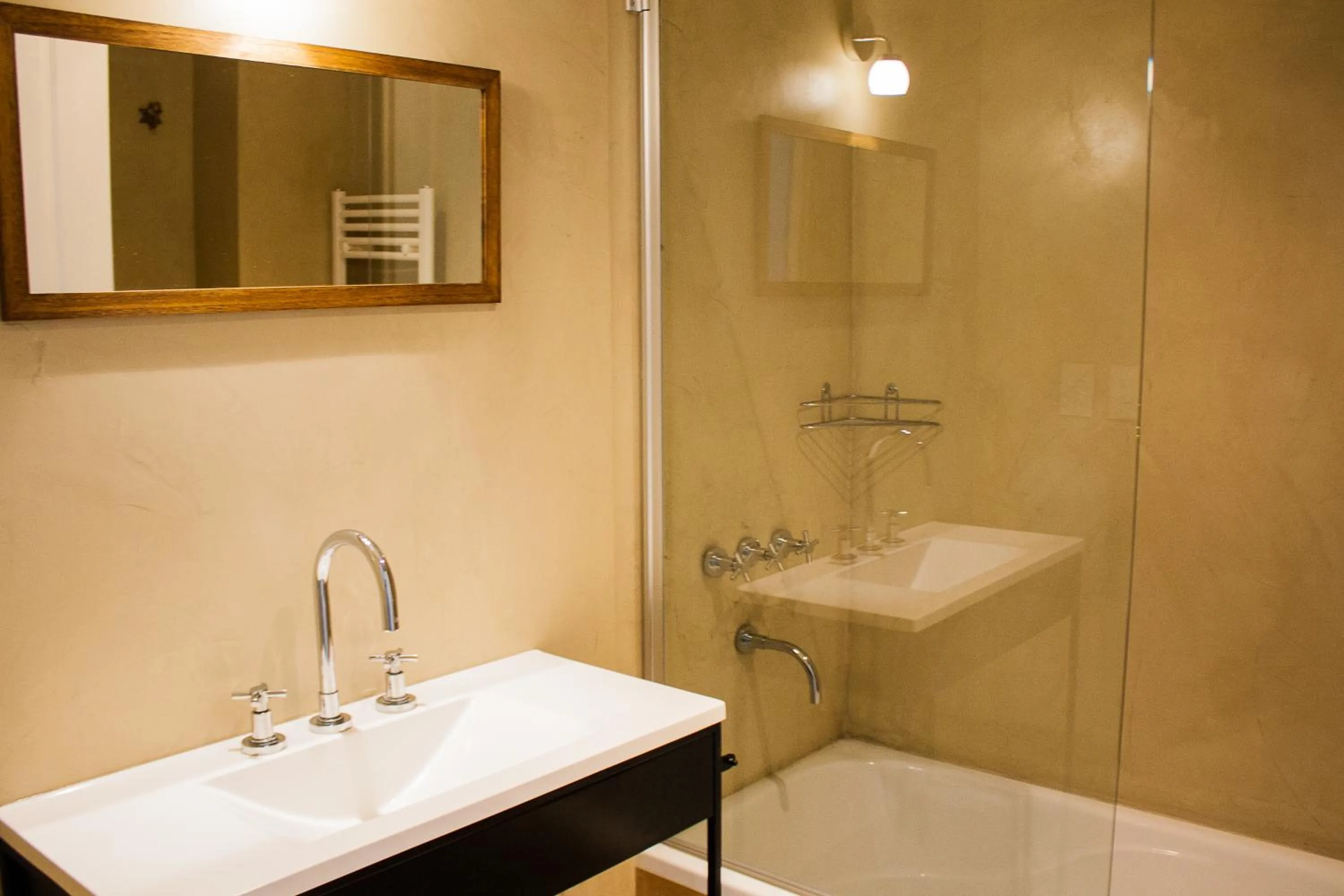 Bathroom in L'Adresse Hôtel Boutique