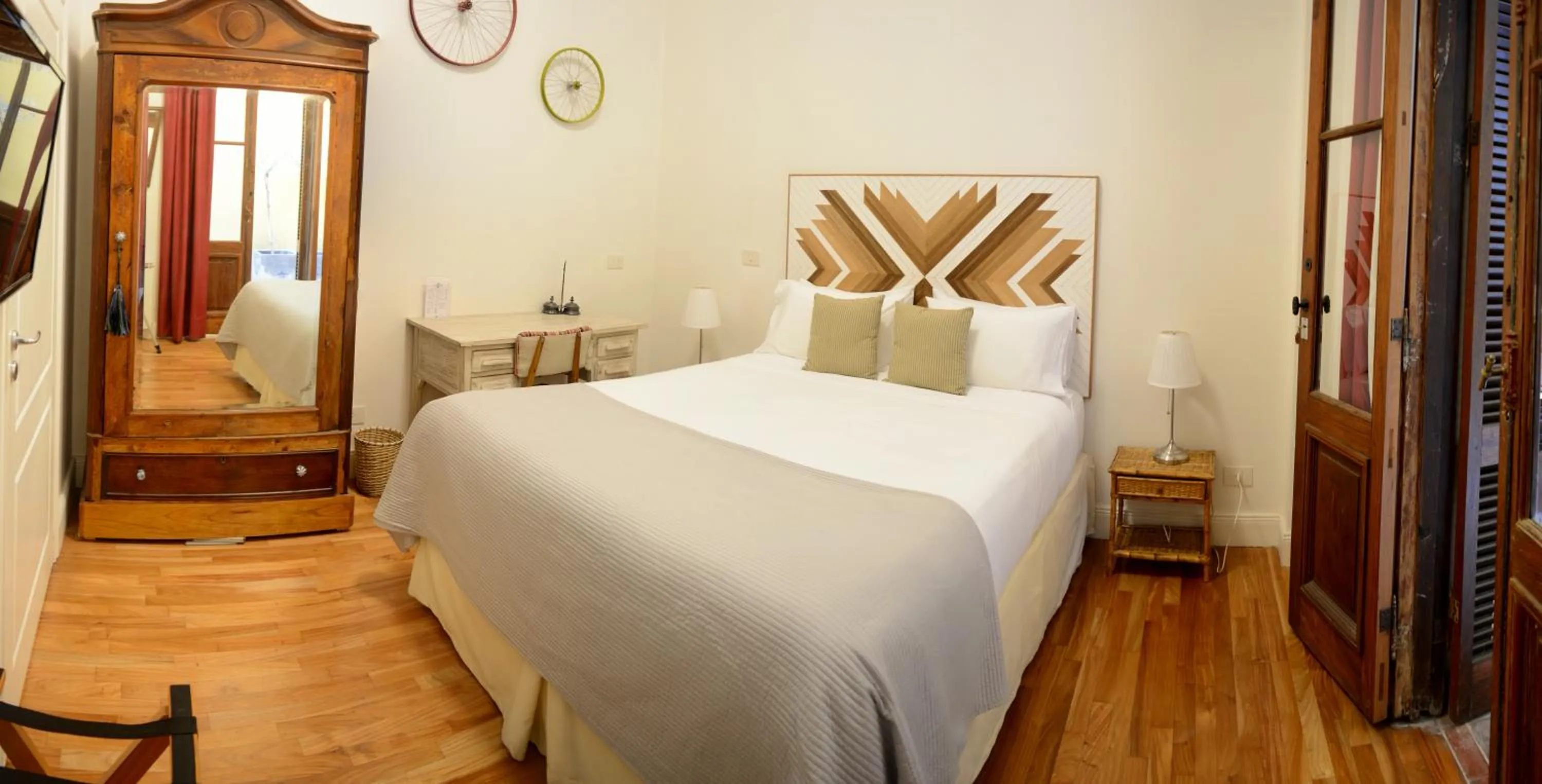 Bed in L'Adresse Hôtel Boutique