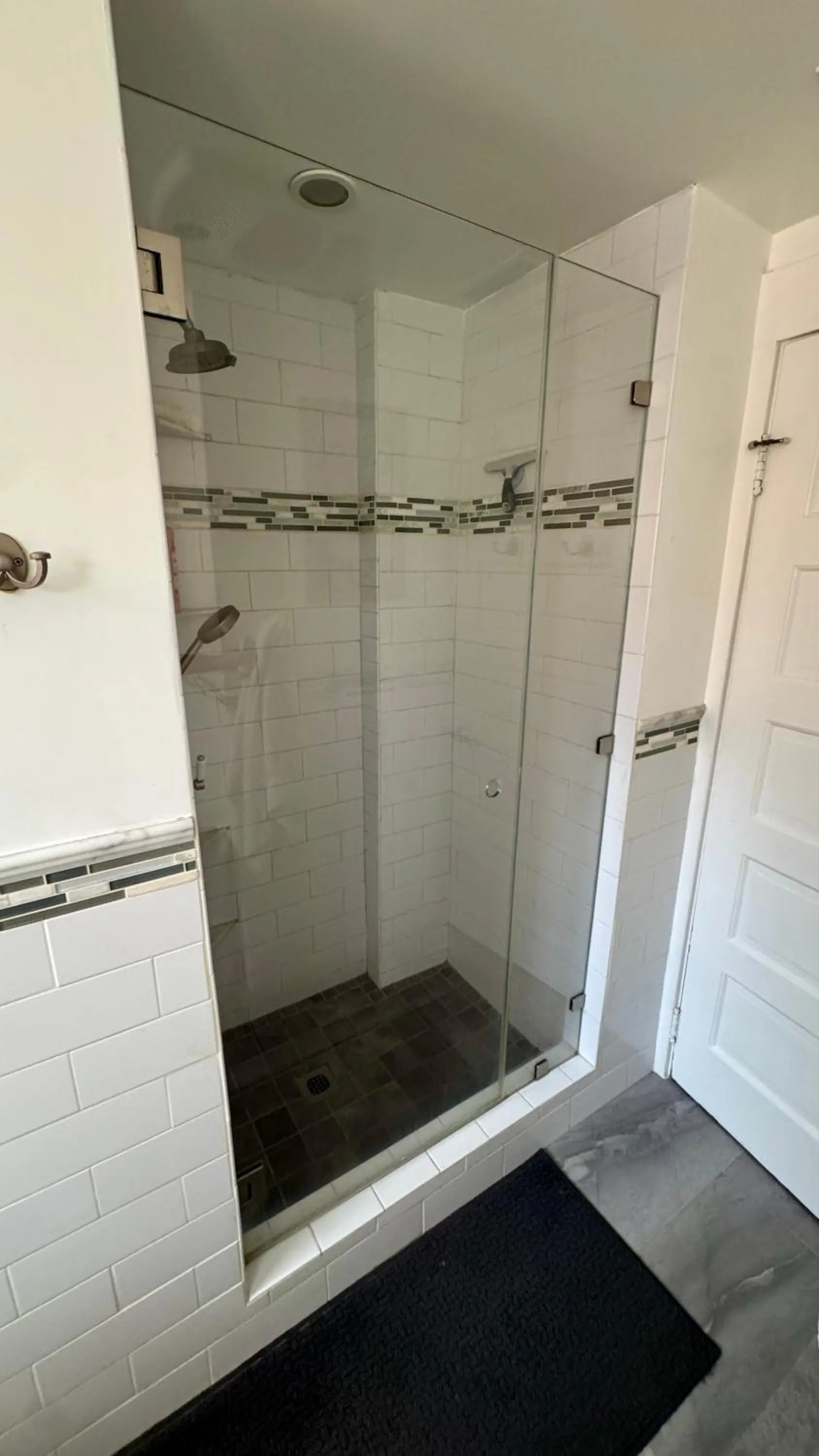 Shower in Dresden B & B