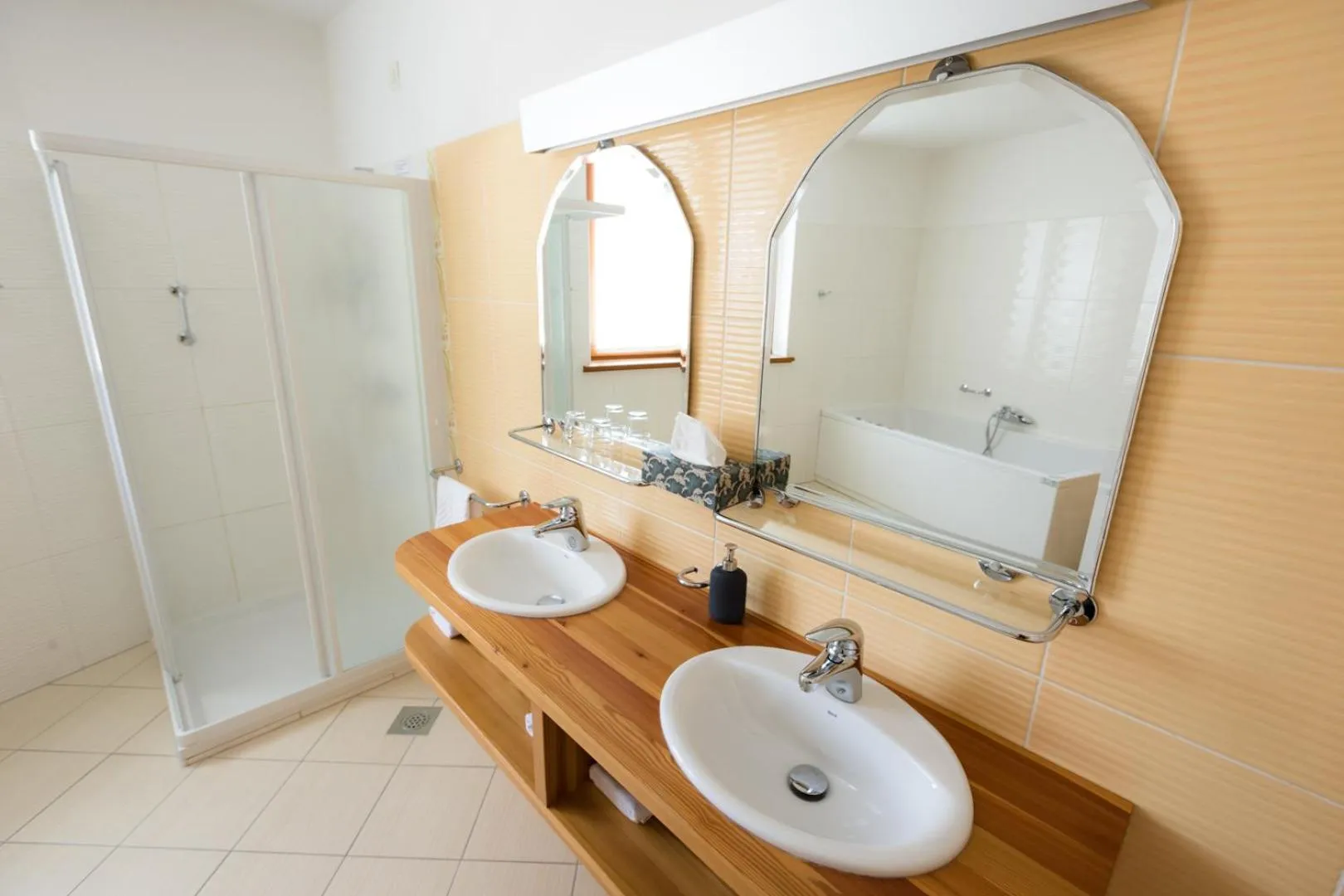 Bathroom in Hotel Boka