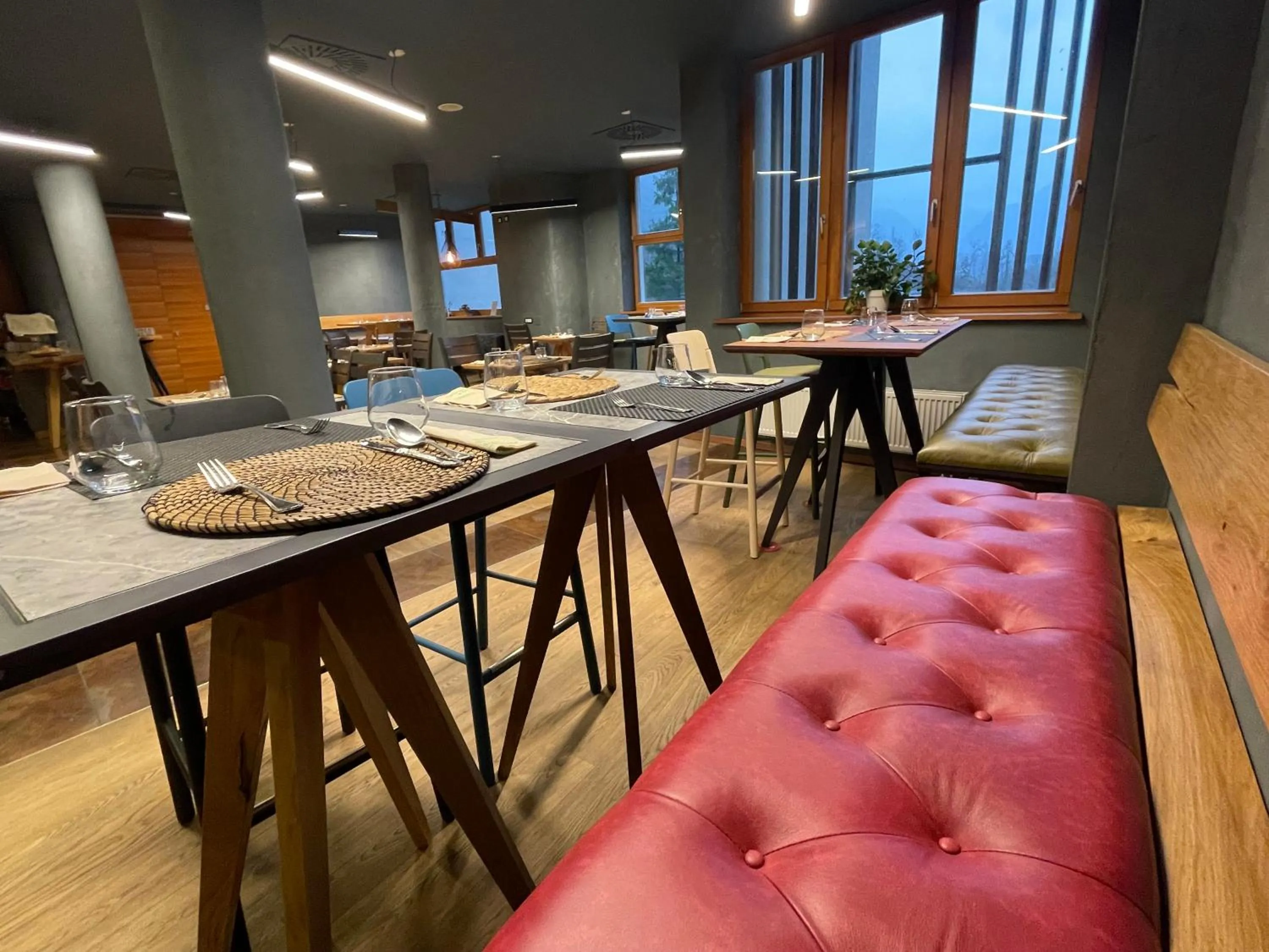 Restaurant/places to eat in Hotel Boka