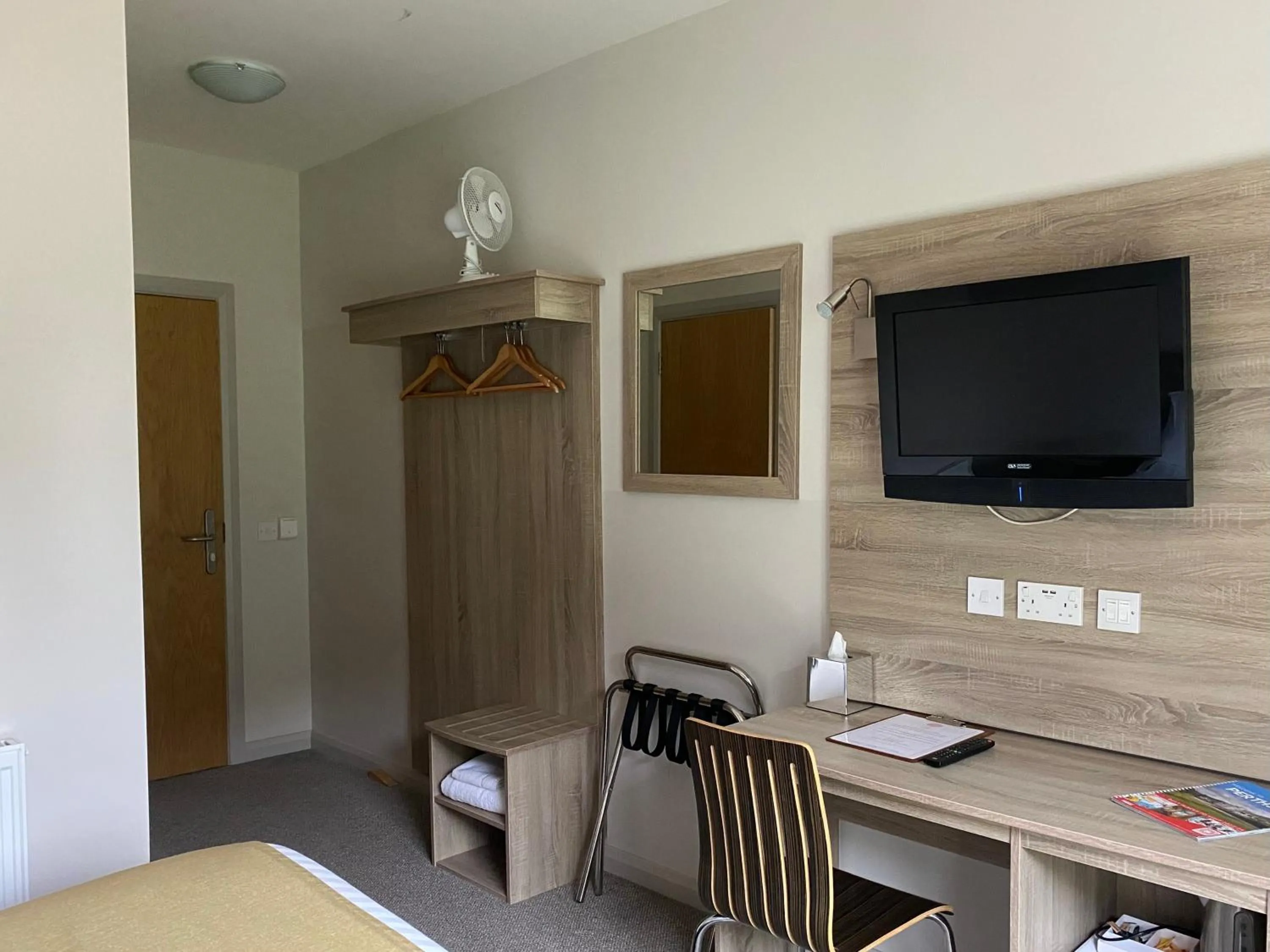 TV and multimedia in The Lodge At Perth Racecourse