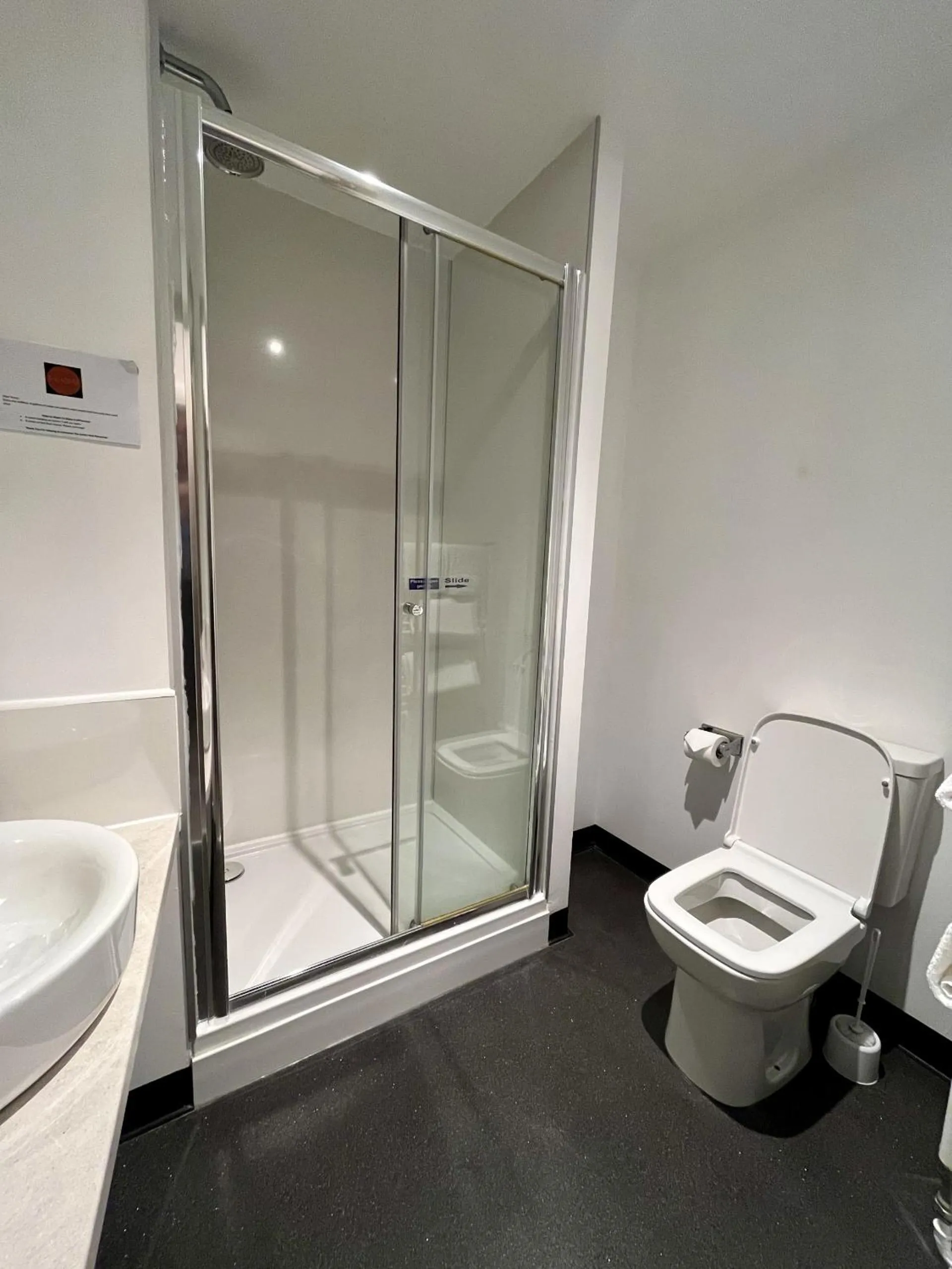 Bathroom in The Lodge At Perth Racecourse