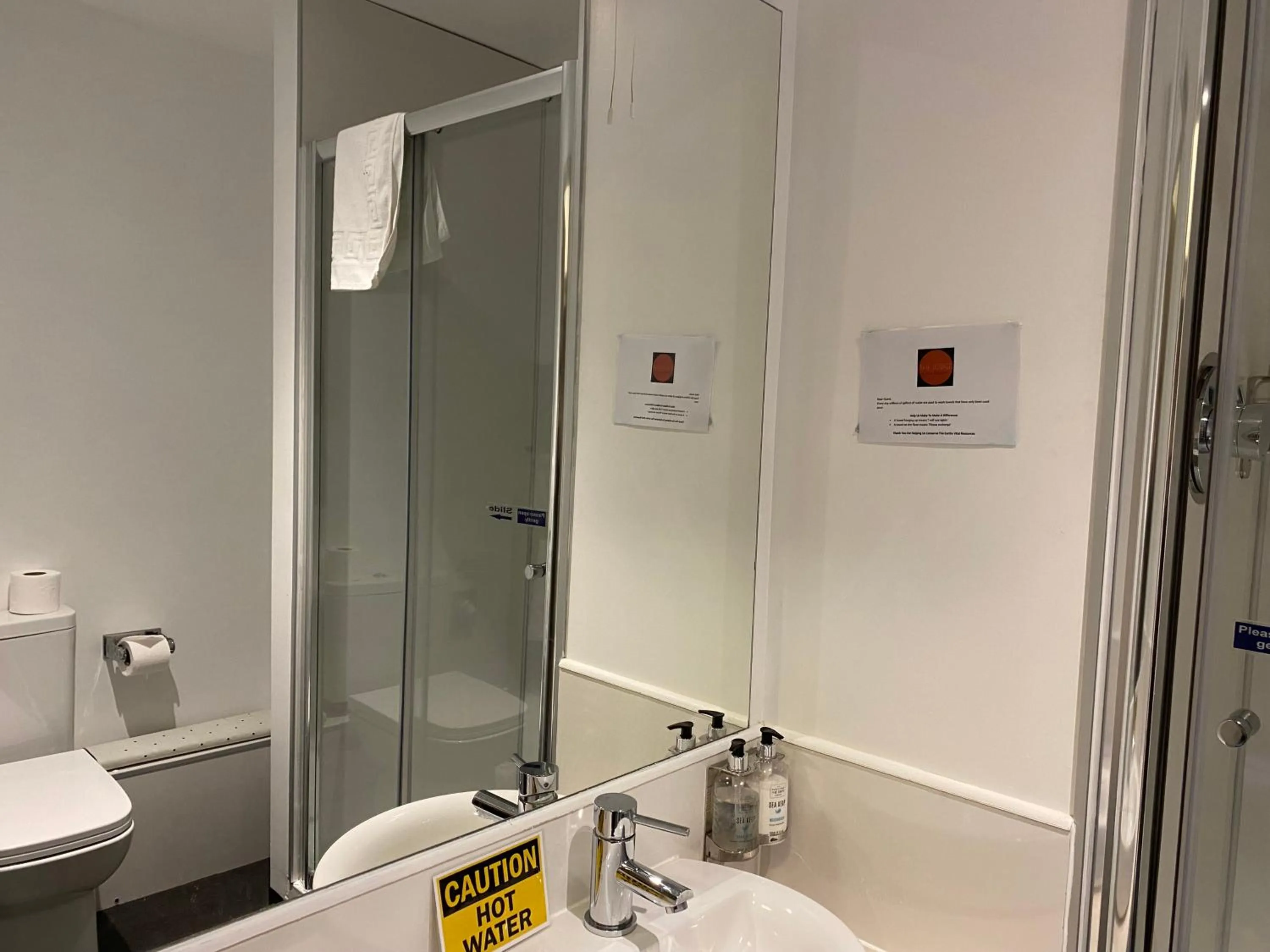 Shower in The Lodge At Perth Racecourse