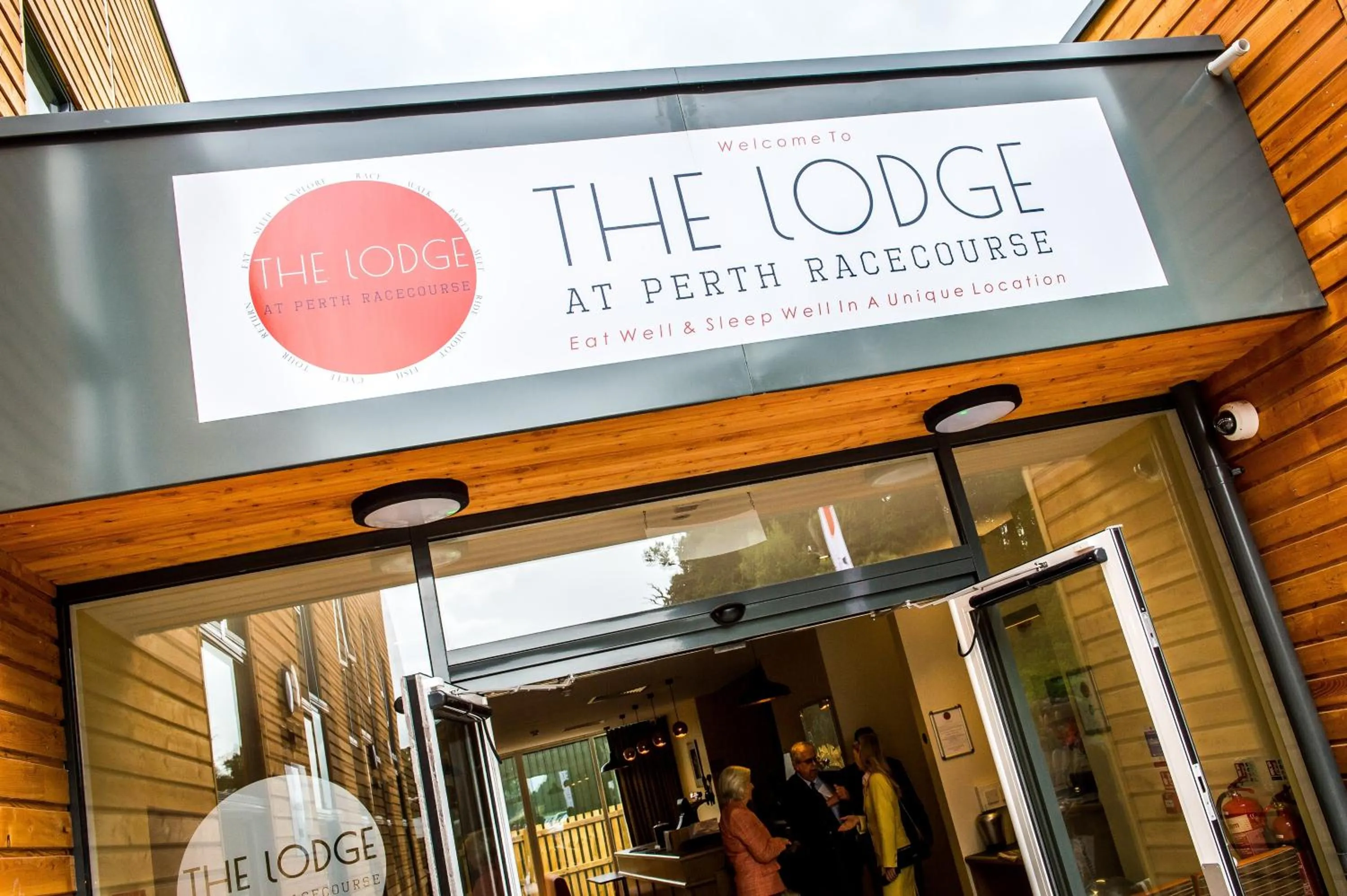 Facade/entrance in The Lodge At Perth Racecourse