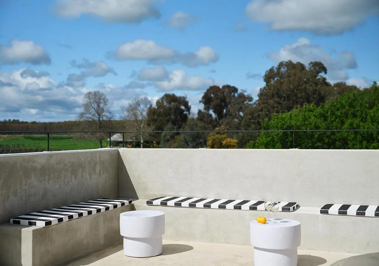 Balcony/Terrace in Lancemore Milawa