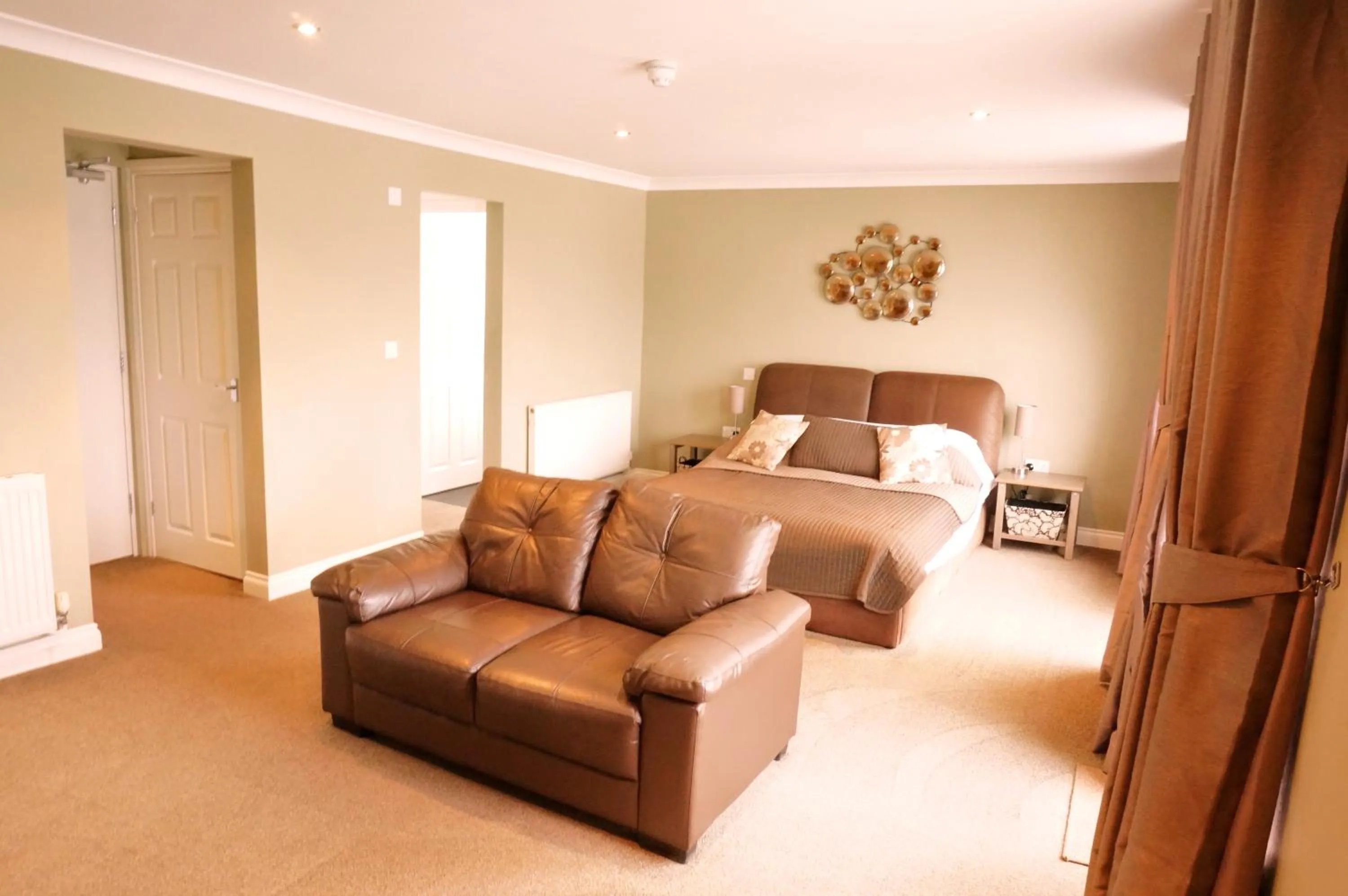 Photo of the whole room, Bed in shoreside inn