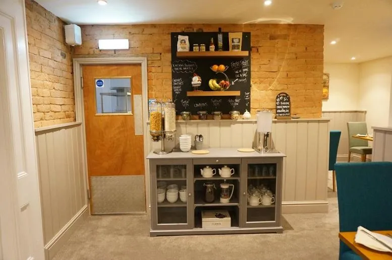 Food and drinks in shoreside inn