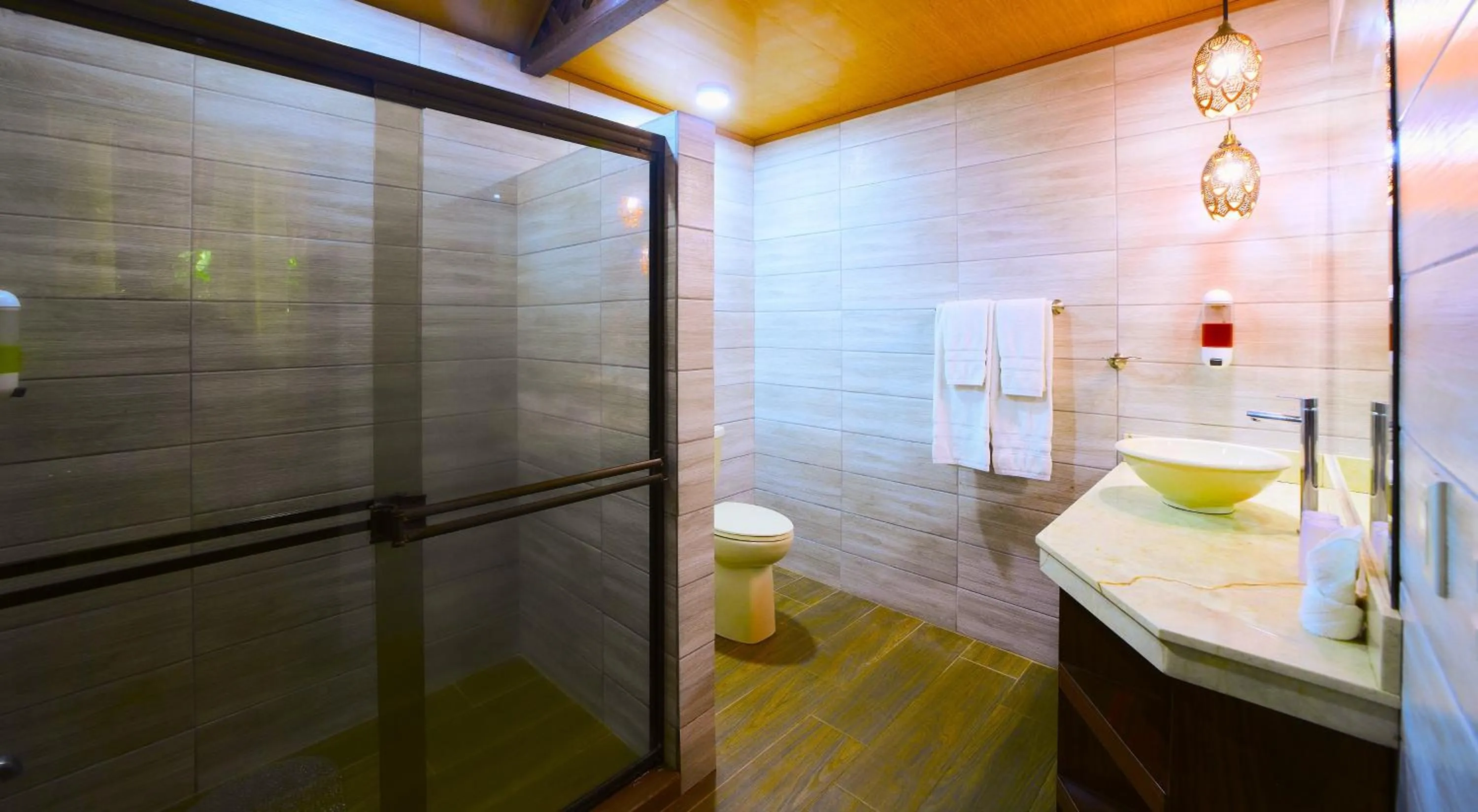 Bathroom in Aninga Lodge