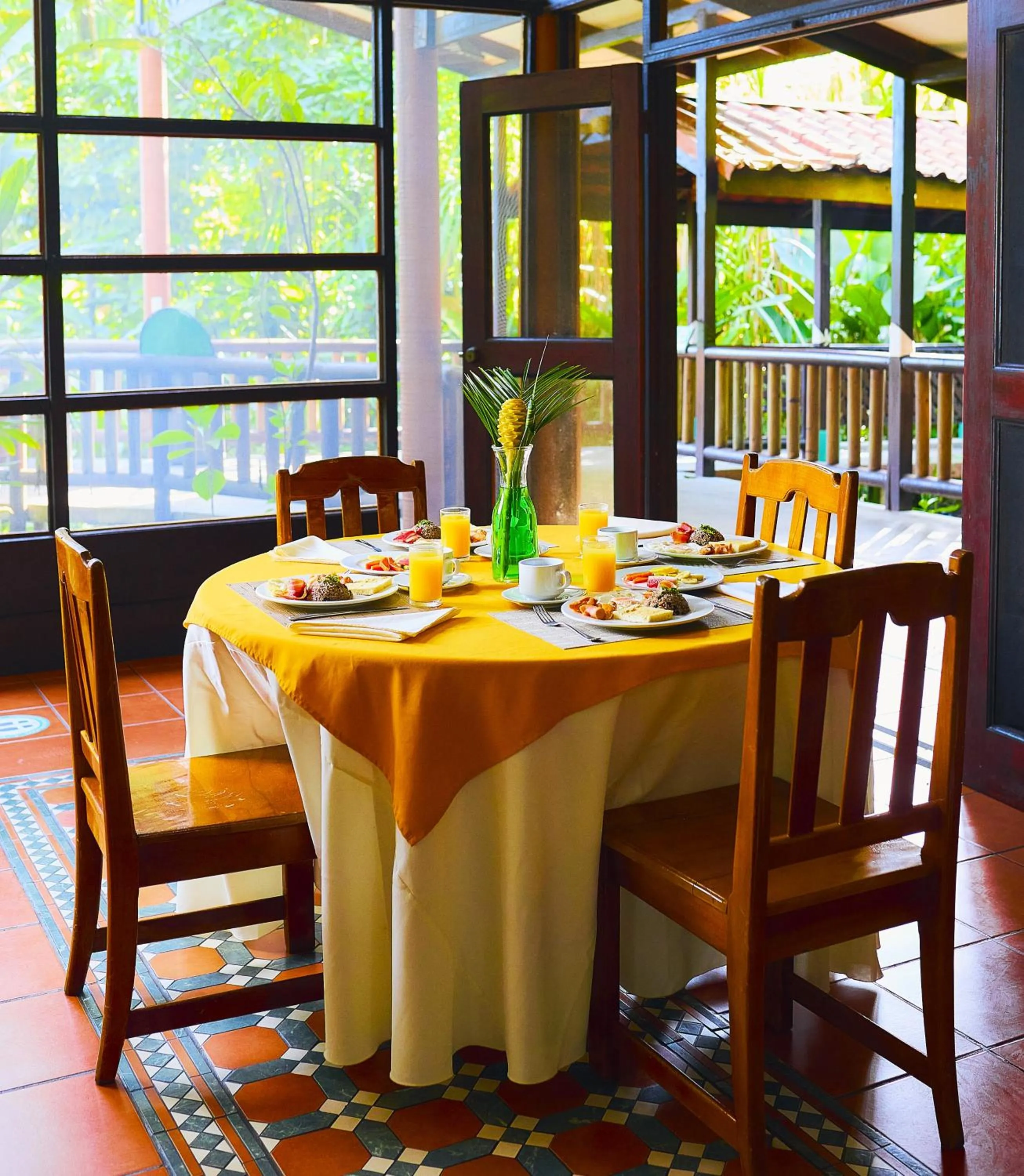 Restaurant/places to eat in Aninga Lodge