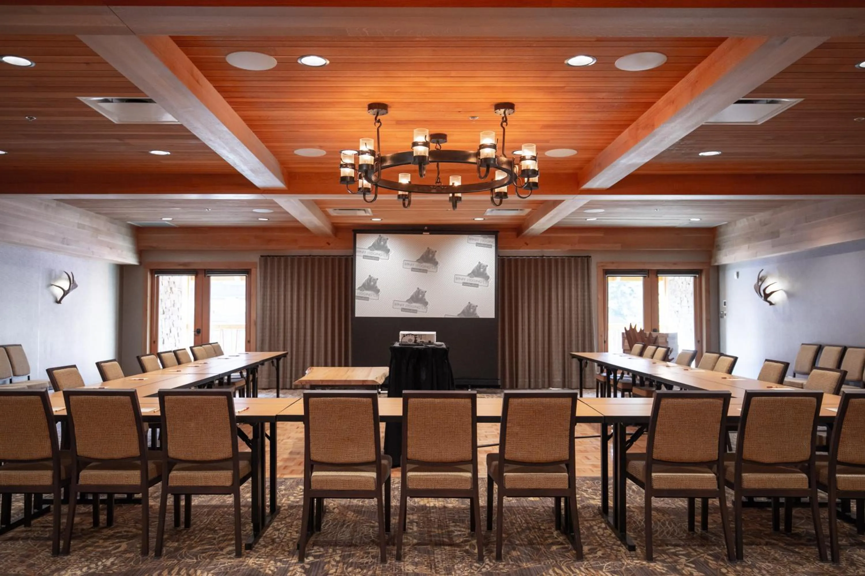 Business facilities in Moose Hotel and Suites