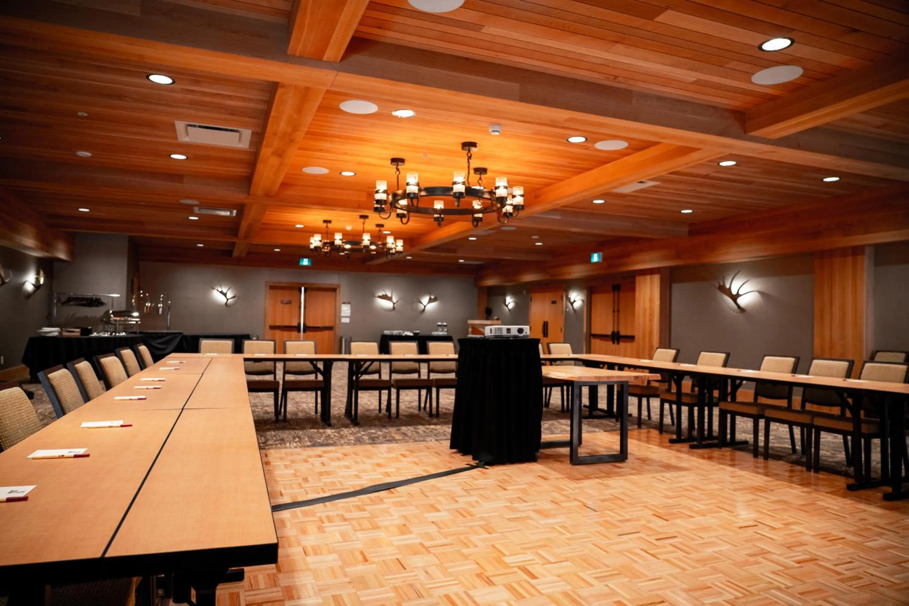 Business facilities in Moose Hotel and Suites