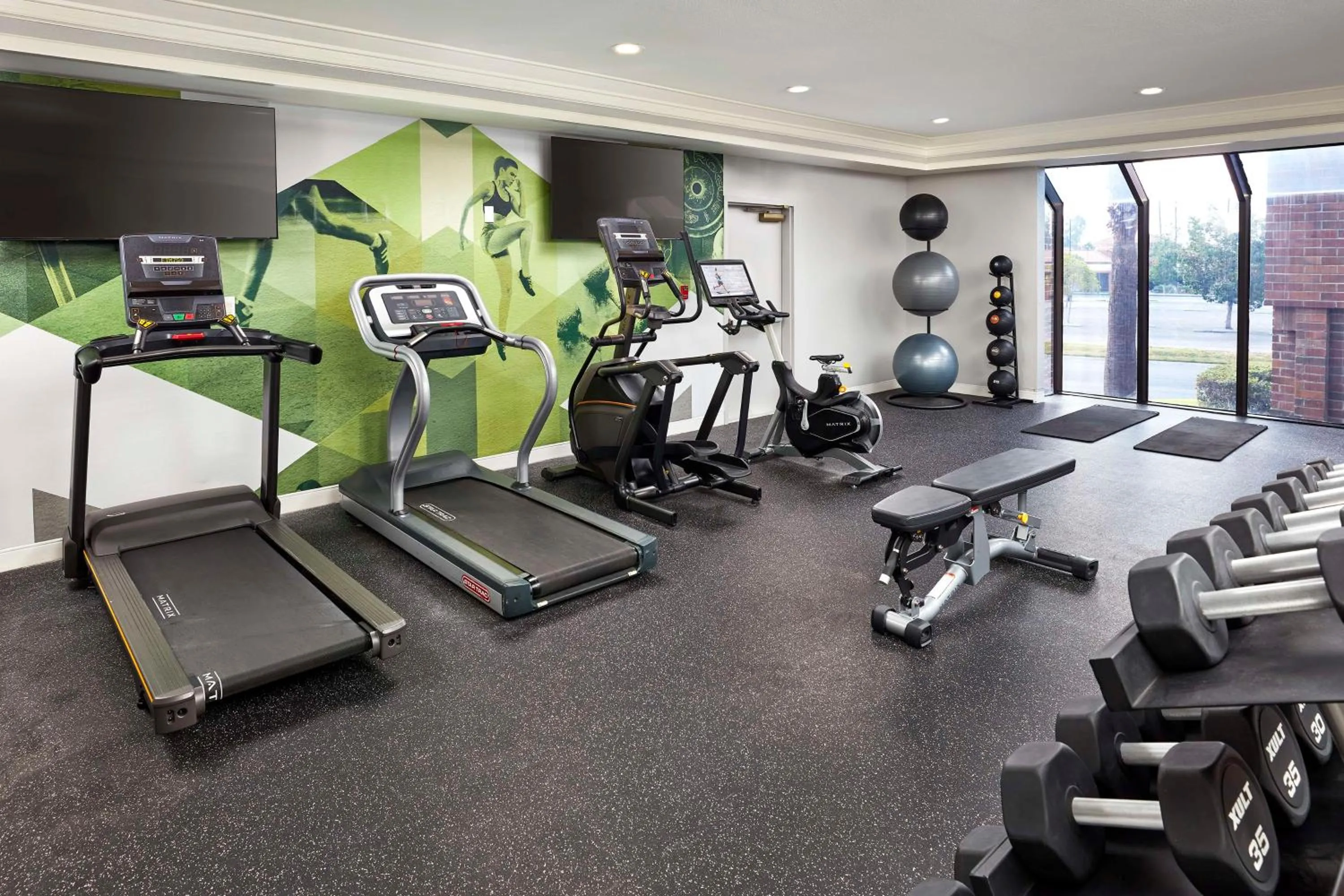 Fitness centre/facilities in Best Western Plus Meridian Inn & Suites, Anaheim-Orange