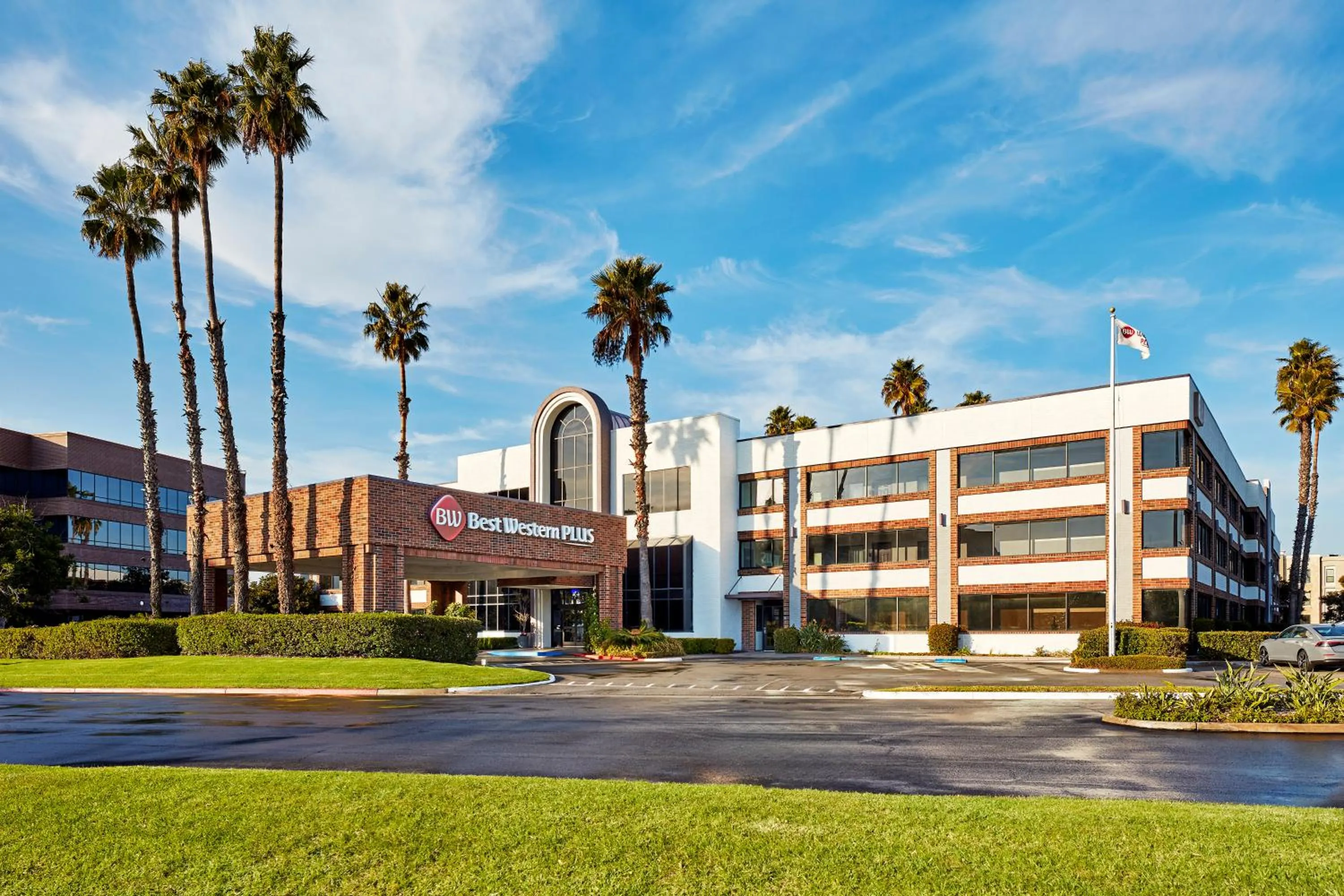 Property building in Best Western Plus Meridian Inn & Suites, Anaheim-Orange