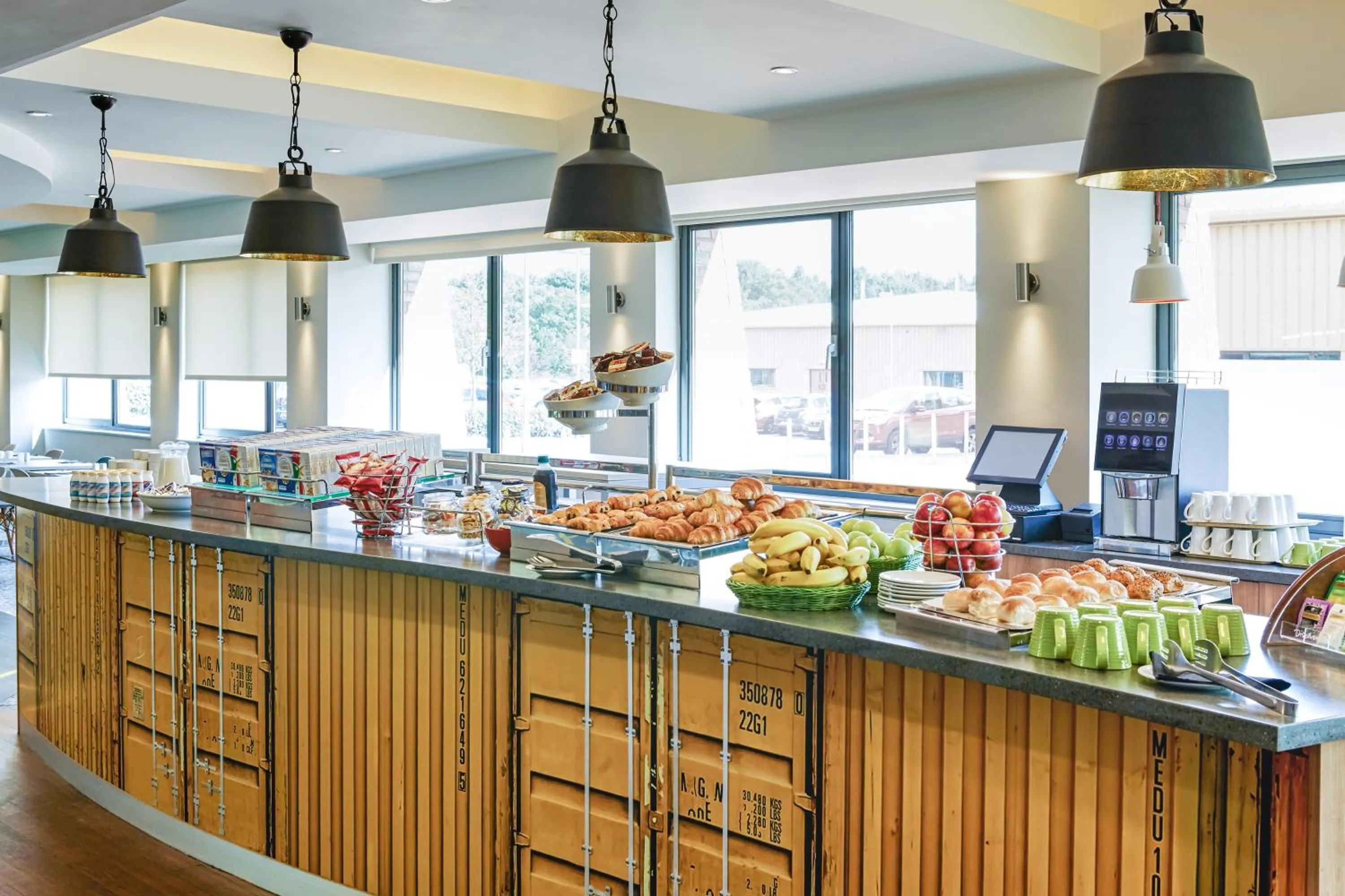 Food and drinks in ibis Styles Birmingham NEC & Airport