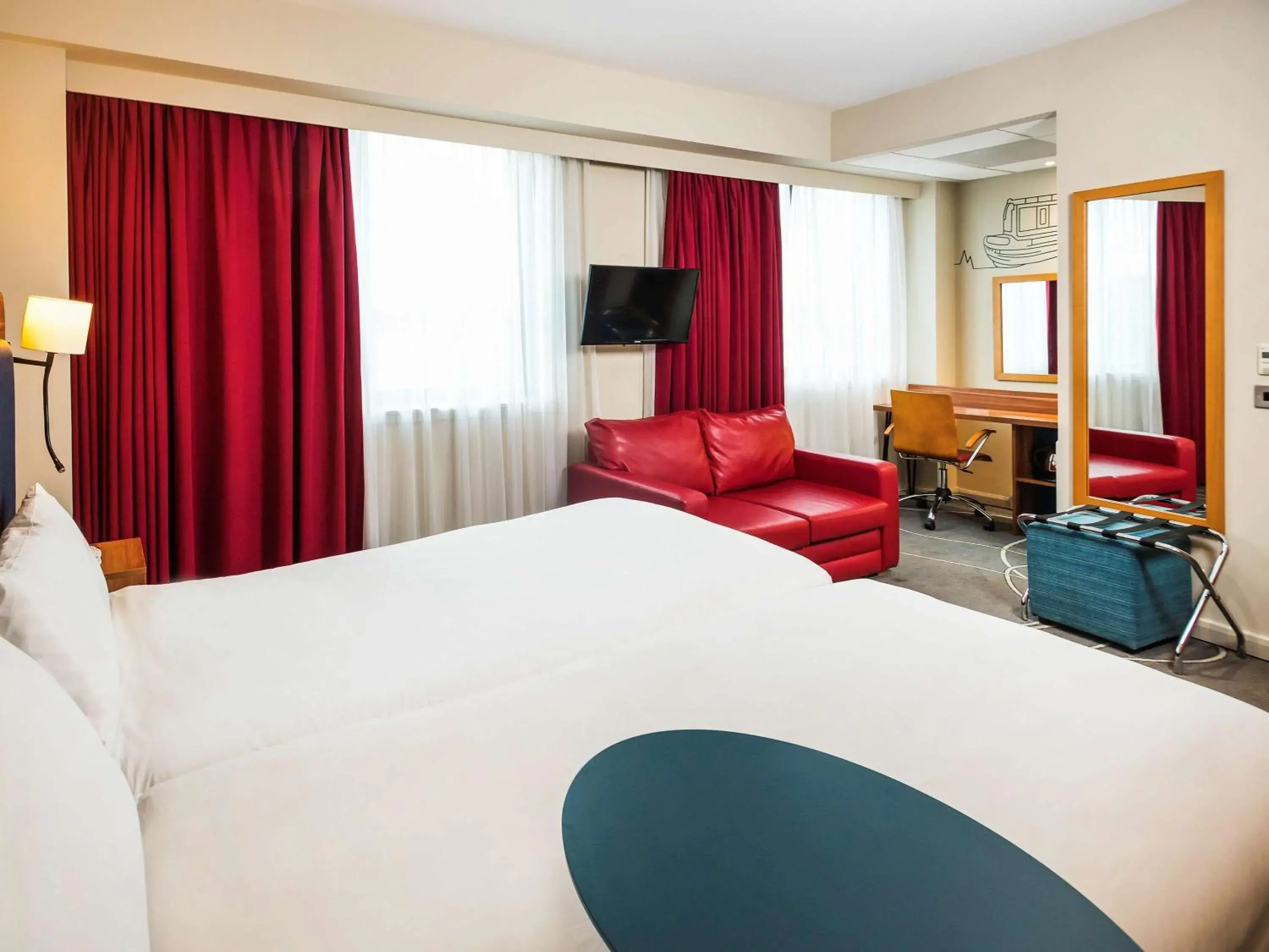 Photo of the whole room, Bed in ibis Styles Birmingham NEC & Airport