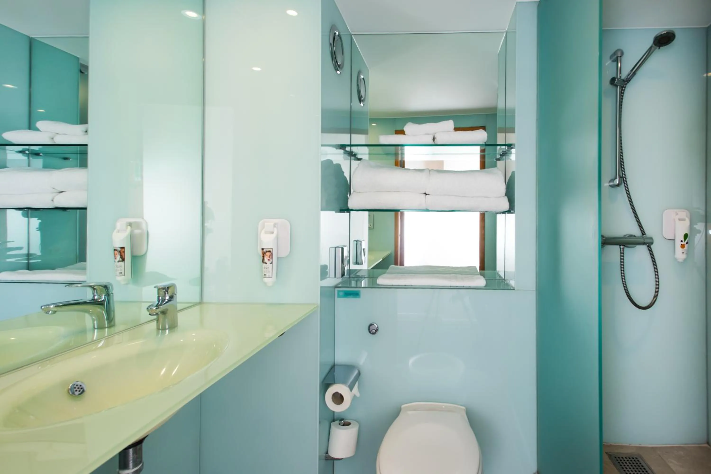 Shower in ibis Styles Birmingham NEC & Airport